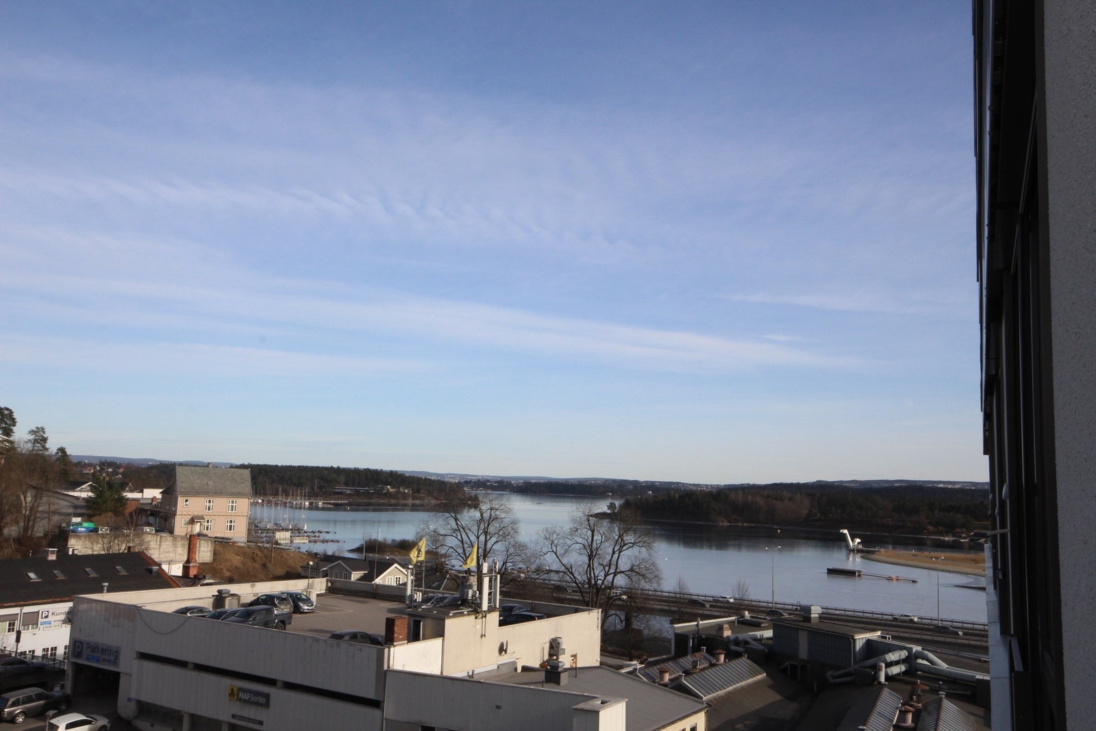 Utsikt mot Sandviksbukta fra leiligheten. Galleribilde