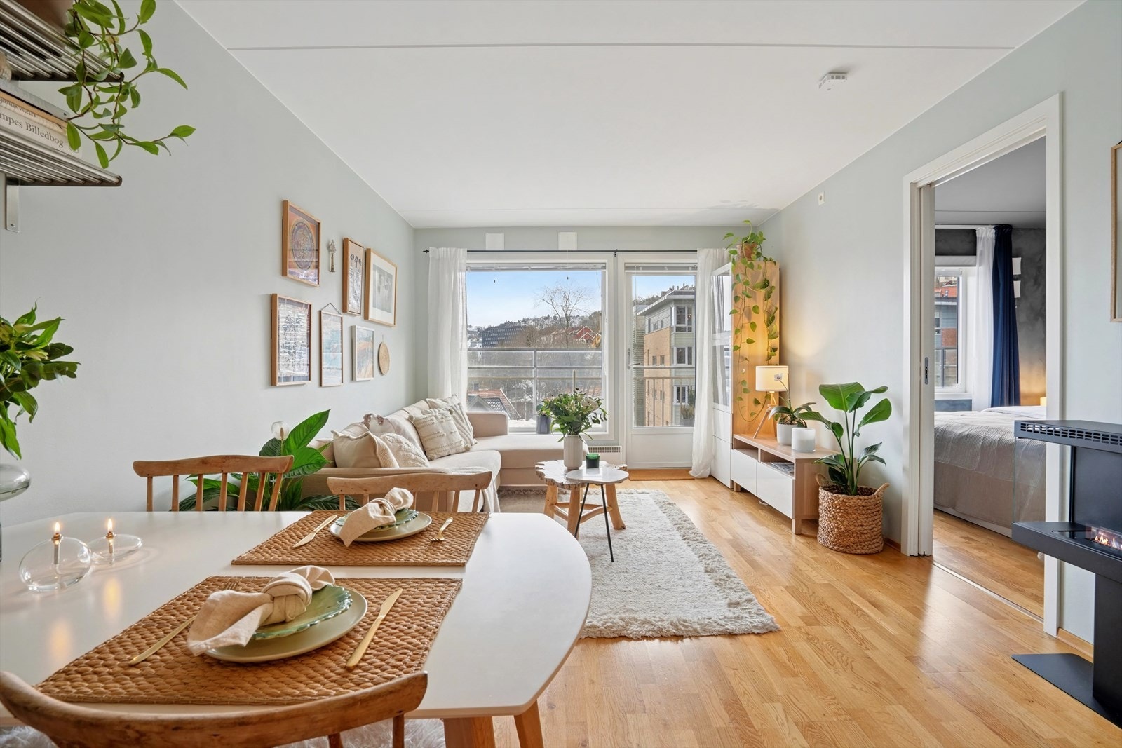 Dette er en moderne og meget flott leilighet med utsøkt finish og flotte fargevalg. Galleribilde