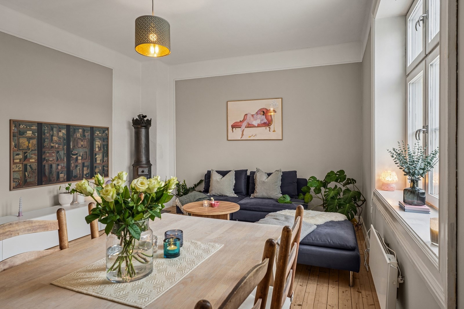 Dette er en sjarmerende 1(2)-roms andelsleilighet med god takhøyde, orginale tregulv og vedovn i populære Vøientunet Borettslag. Galleribilde