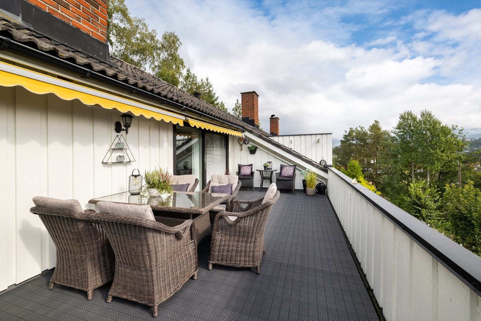 Her kan man nyte en åpen utsikt over omgivelsene. Galleribilde