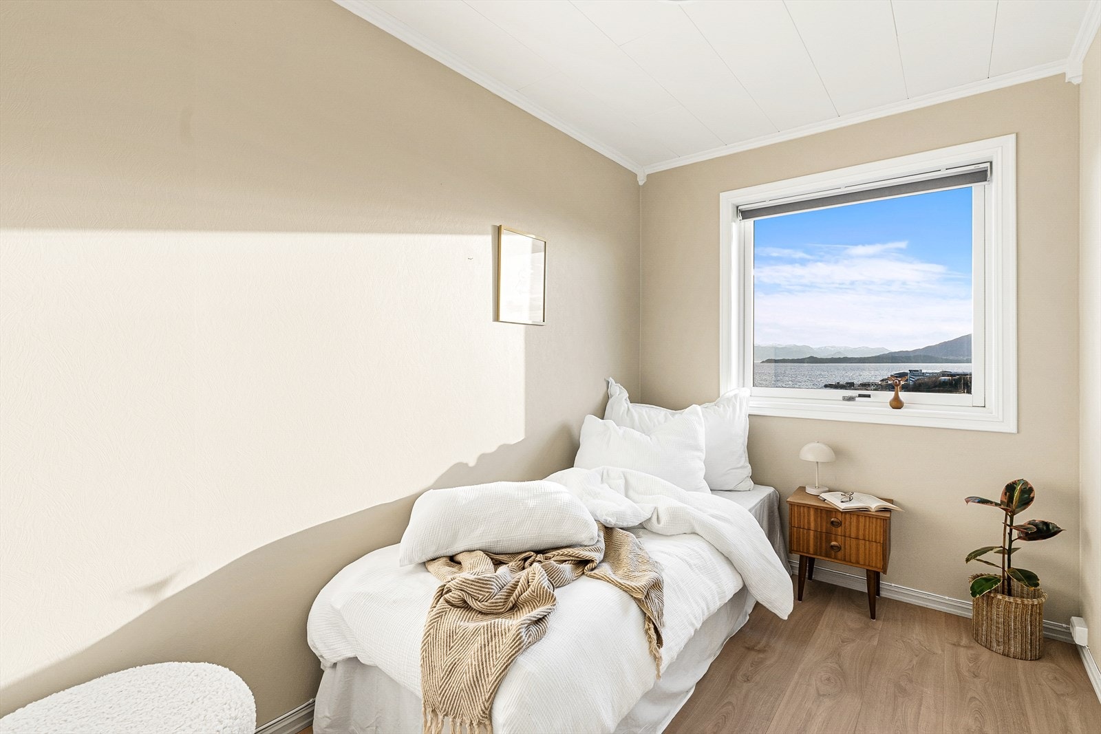 Soverom 2 har også nydelig sjøutsikt Galleribilde