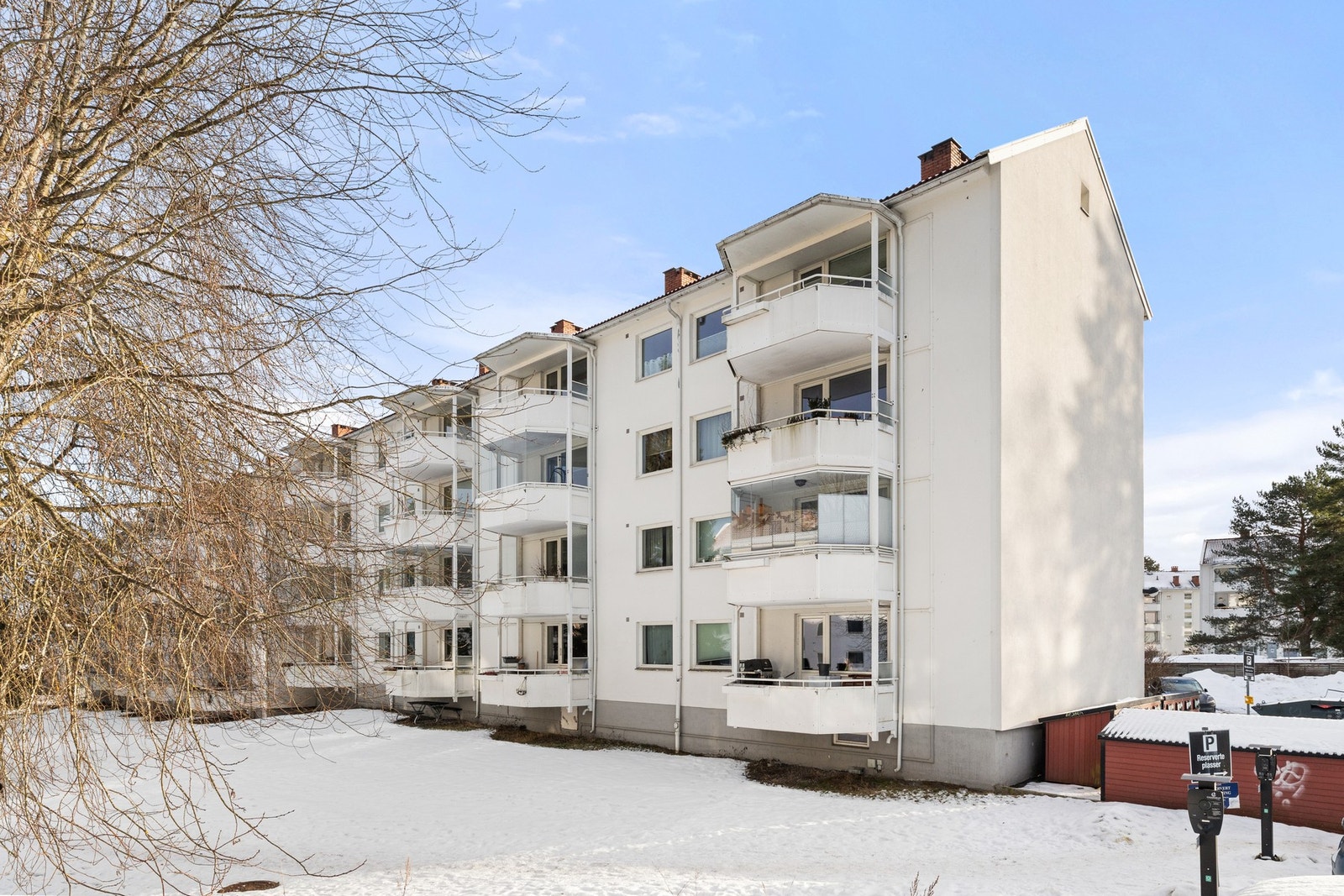 Borettslaget består av 537 andelsleiligheter, fordelt på 34 bygninger. Galleribilde