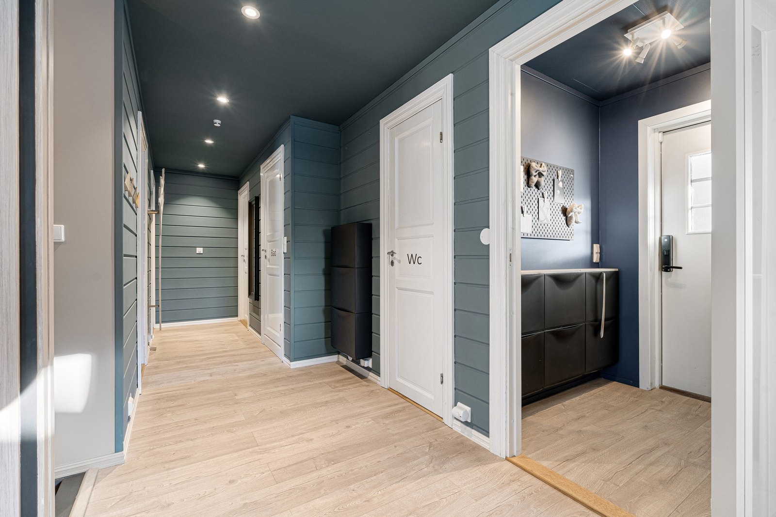 Entré/ gang. Galleribilde