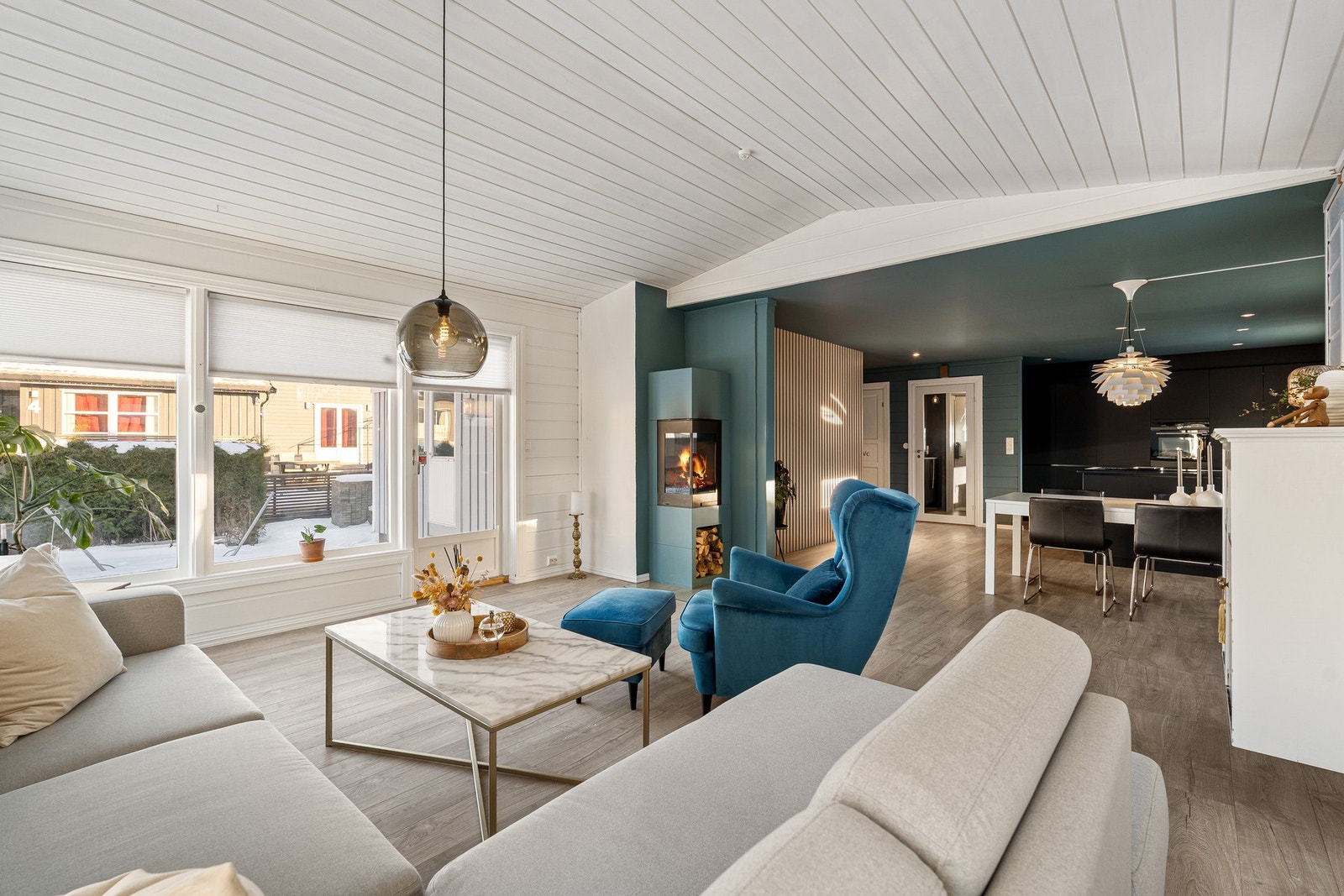 Boligen er på 190 kvm med store oppholdsrom. Galleribilde