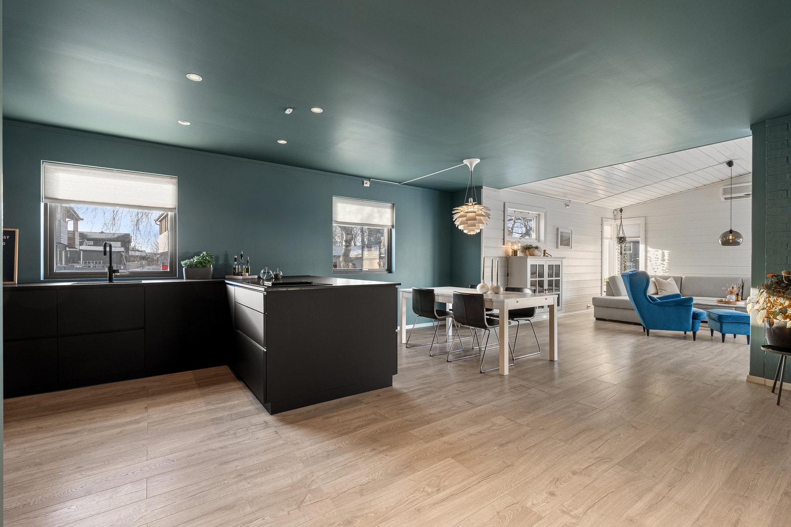 Kjøkkenet ble oppusset i 2019. Galleribilde