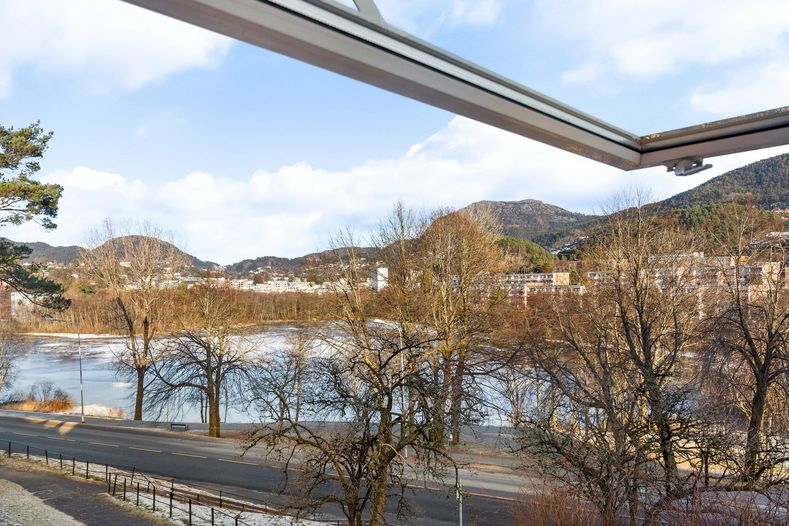 Flott utsikt fra soverommet. Galleribilde