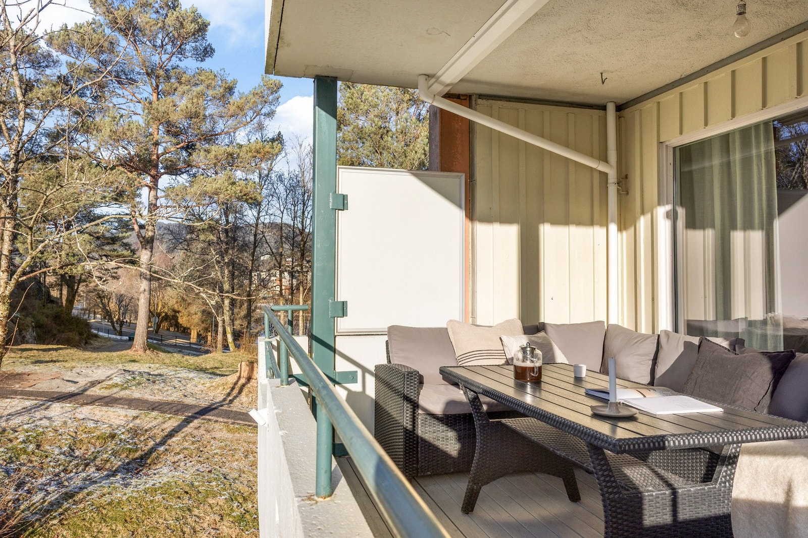 Balkongen måler 10 m², her kan man nyte mange fine dager og kvelder. Galleribilde