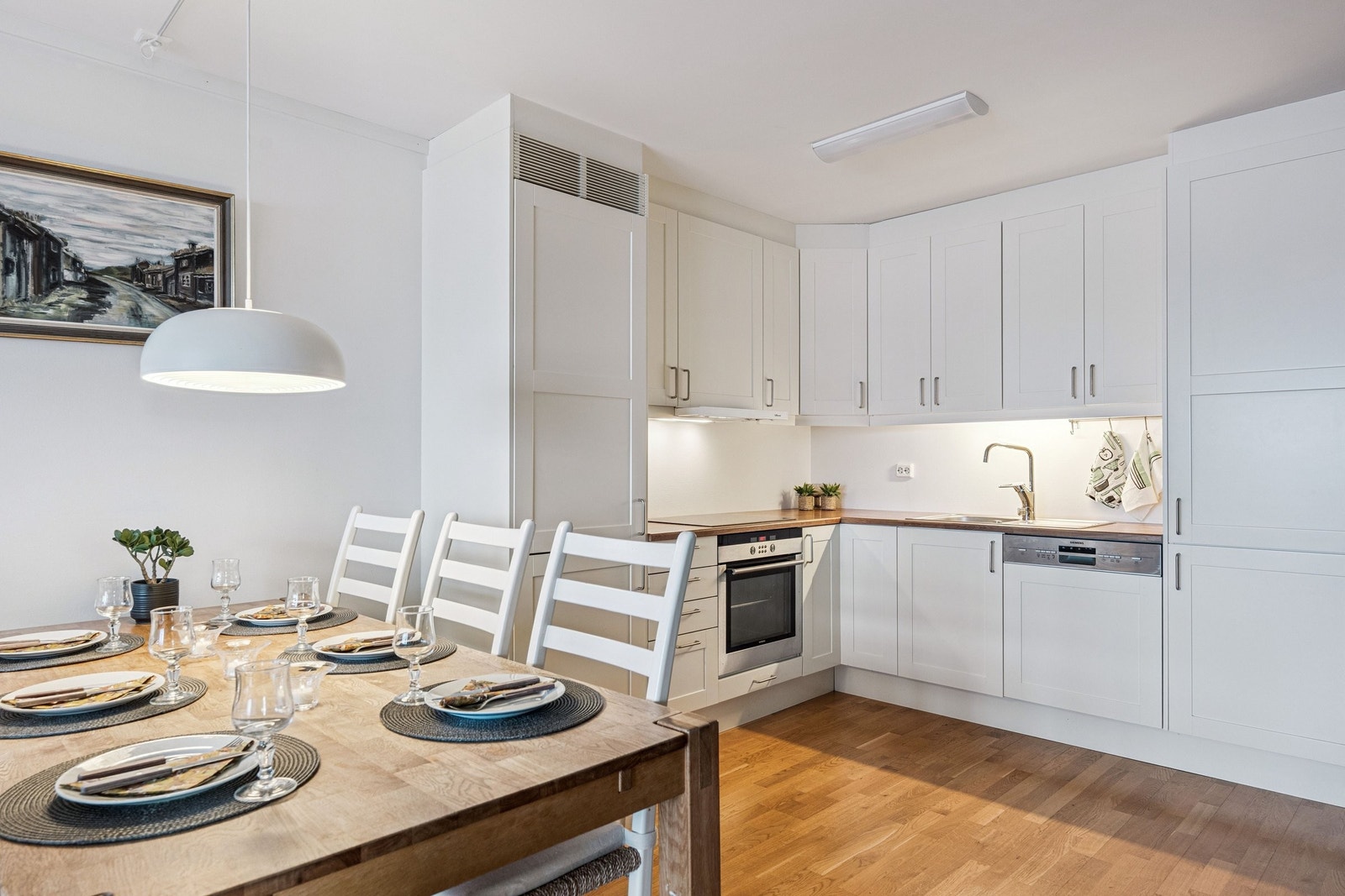 Kjøkken og Spisestue Galleribilde