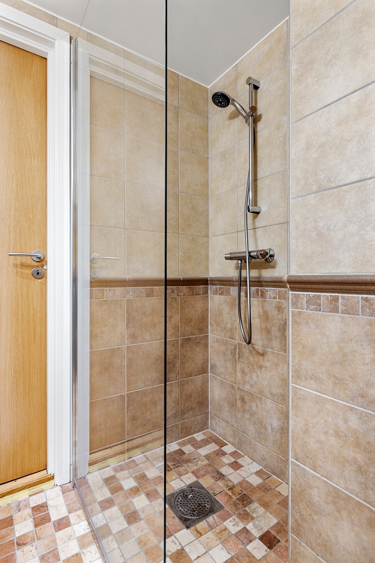 Romslig dusjhjørne. Galleribilde