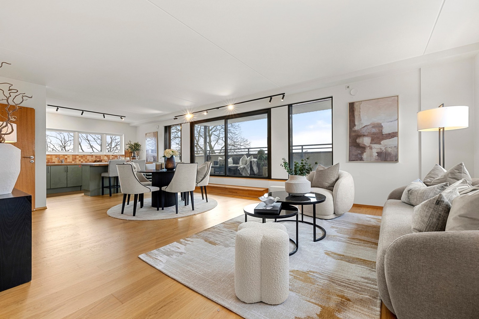 Bertrand Narvesens vei 43 presenteres av Mekleriet ved Jeanette Risberget Bertoia. Galleribilde