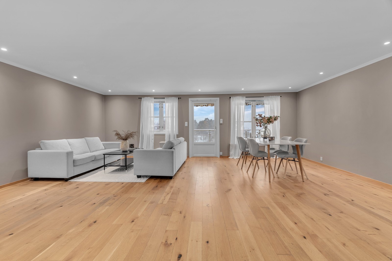 Velkommen til Songdalsvegen 117C! Boligen er presentert av Gaute Kverneland v/Aktiv Eiendomsmegling avd. Kristiansand. Foto: Thomas Heimdal Galleribilde