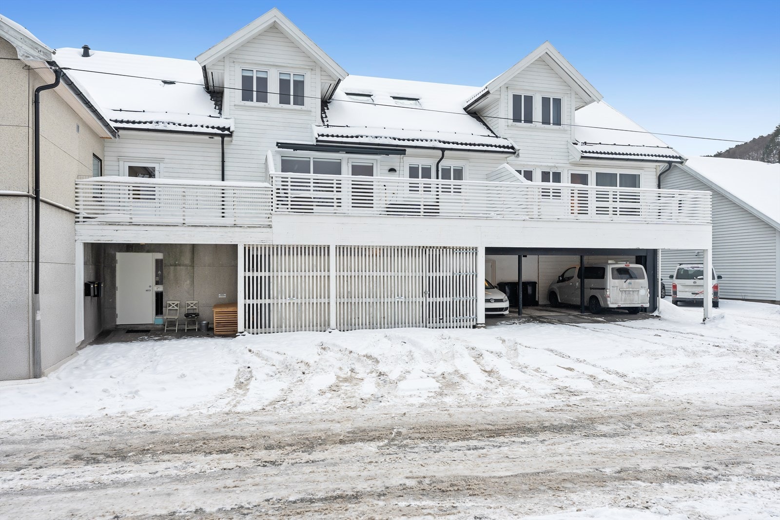 Utvendig carport og bod Galleribilde
