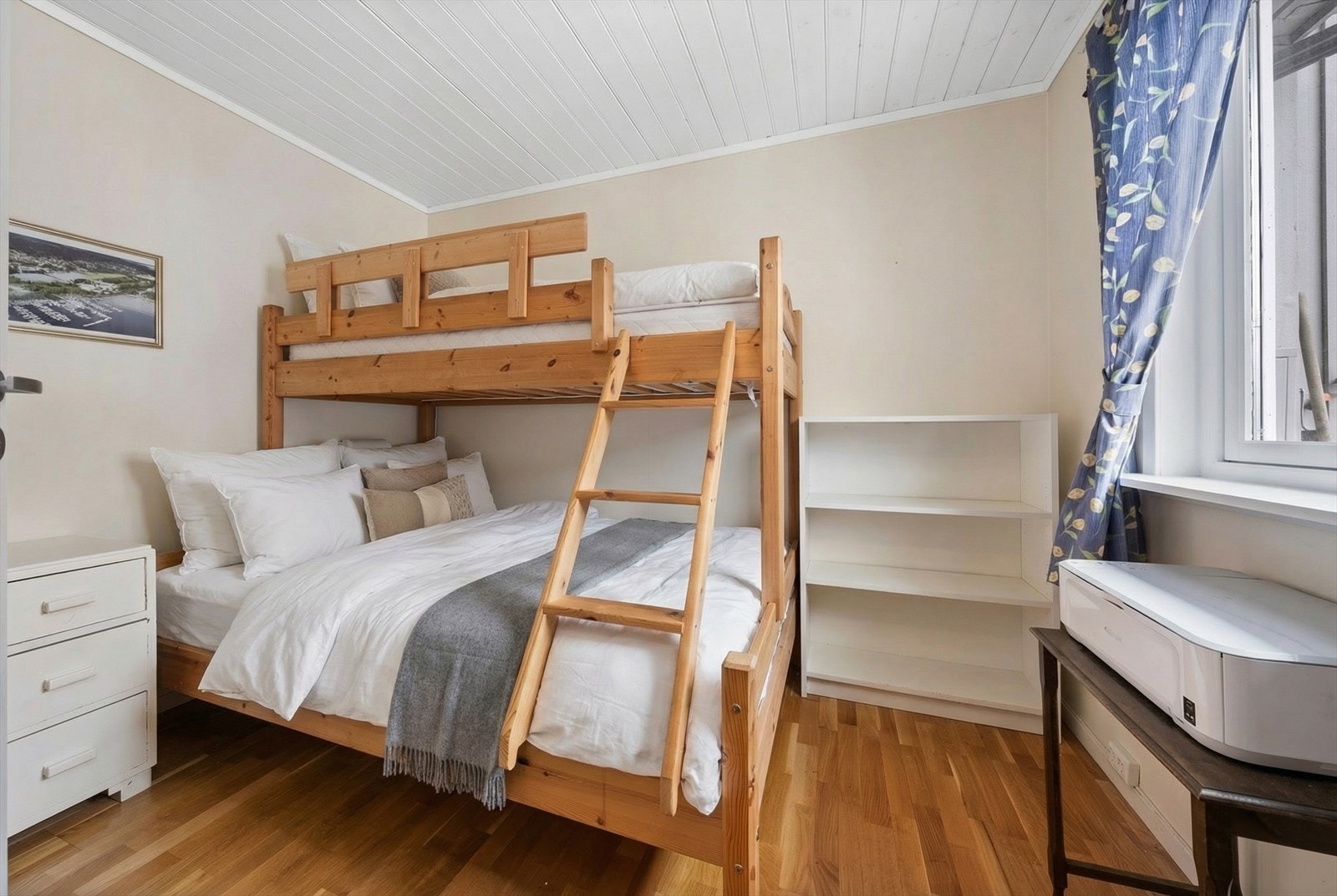 Bod innredet som soverom. Galleribilde