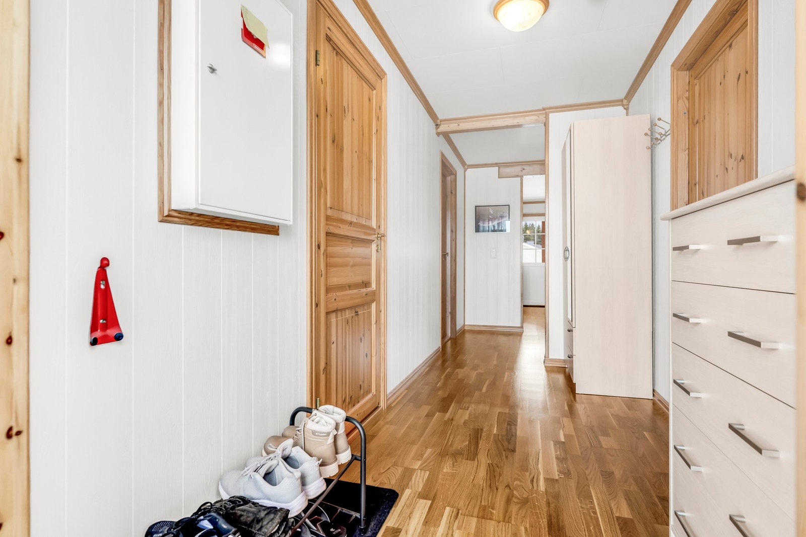 Entre og gang med plass for oppbevaring Galleribilde