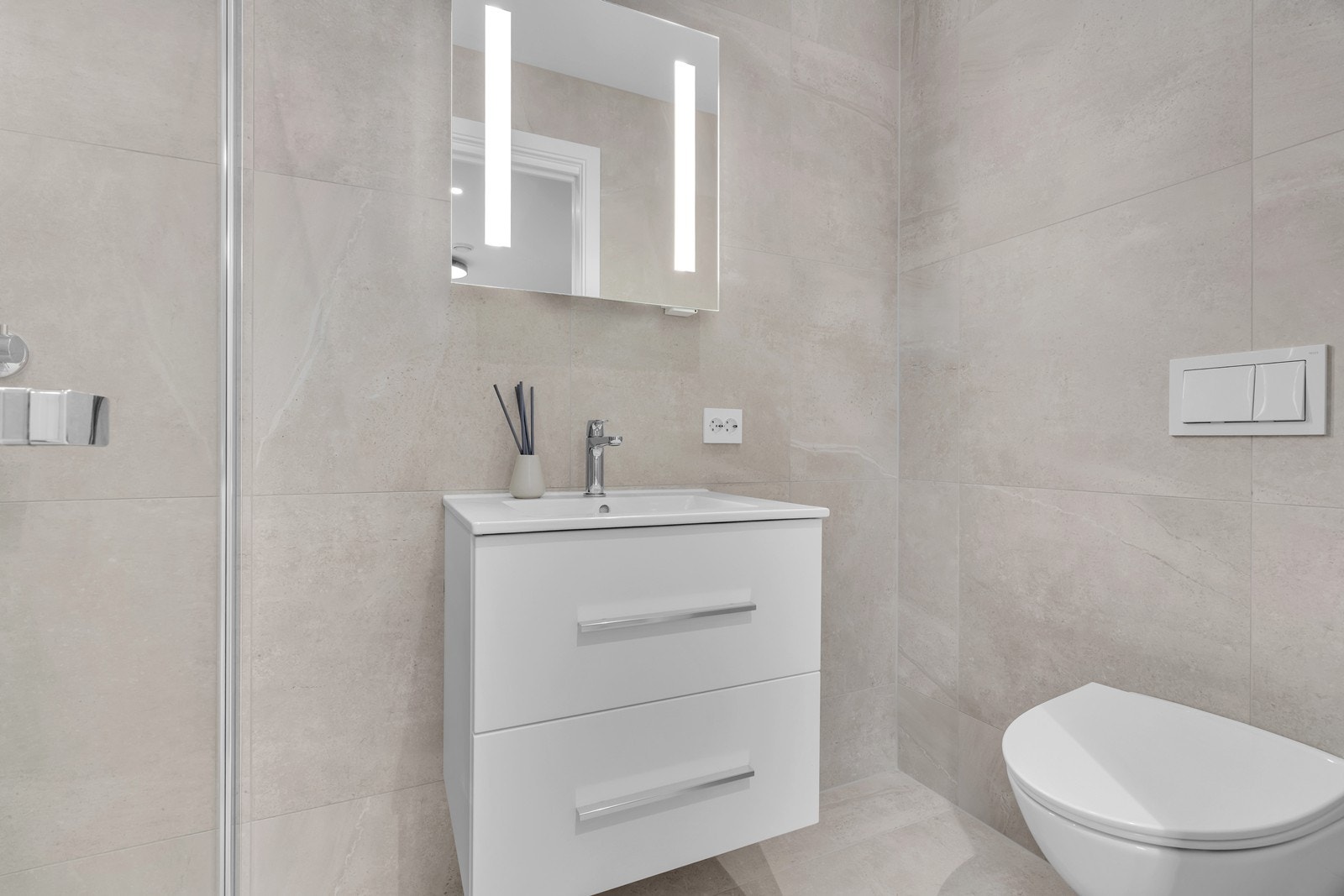 Bad nr. 2 med inngang fra hovedsoverom Galleribilde