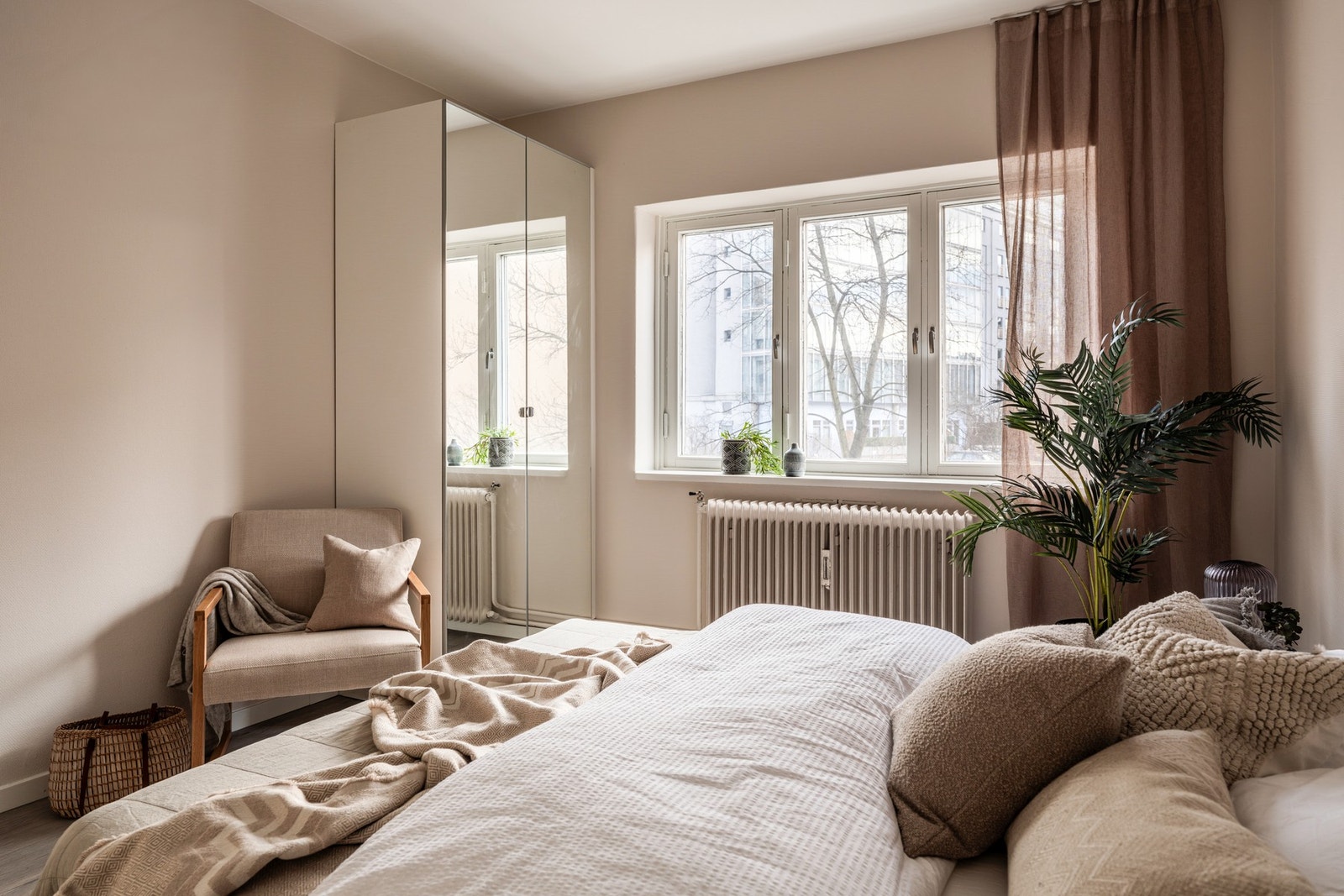 Godt med oppbevaringsplass i garderobeskap. Galleribilde