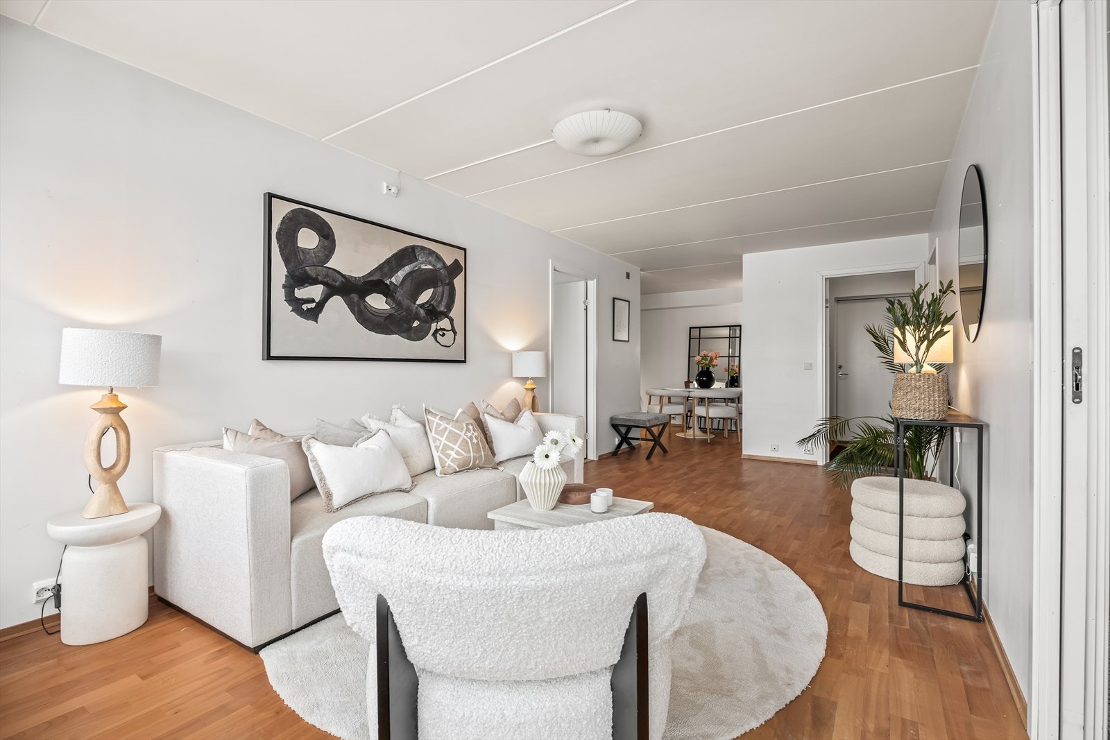 Bølerskrenten 4 er en lys 3-roms beliggende attraktivt til i byggets 8. etasje. Galleribilde