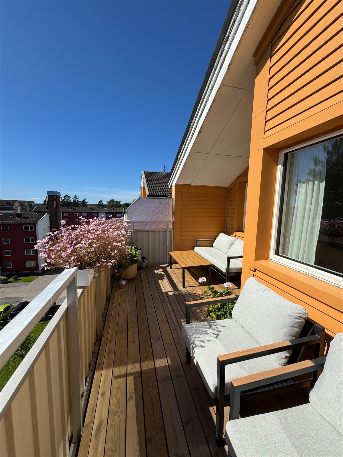 En fin og usjenert uteplass med gode lysforhold. Galleribilde