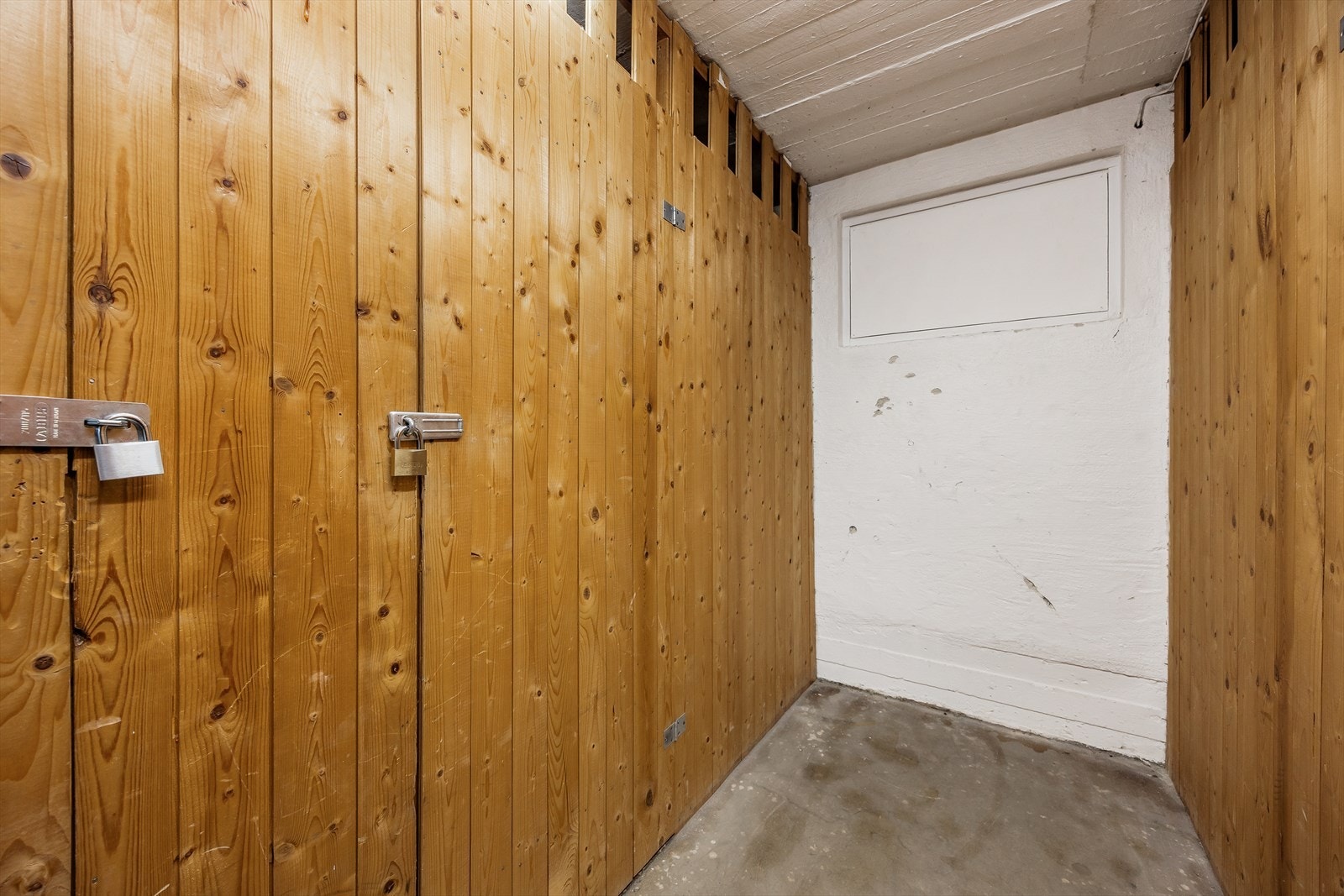 Leiligheten disponerer en bod for ekstra lagringsplass. Galleribilde