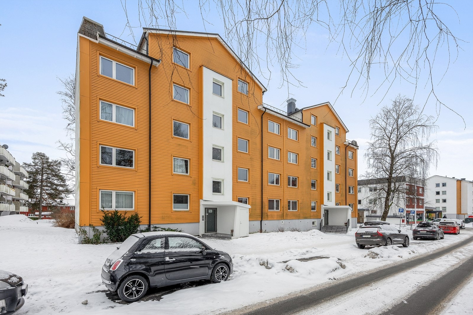 Eiendommen ligger i et etablert og rolig boligområde. Galleribilde