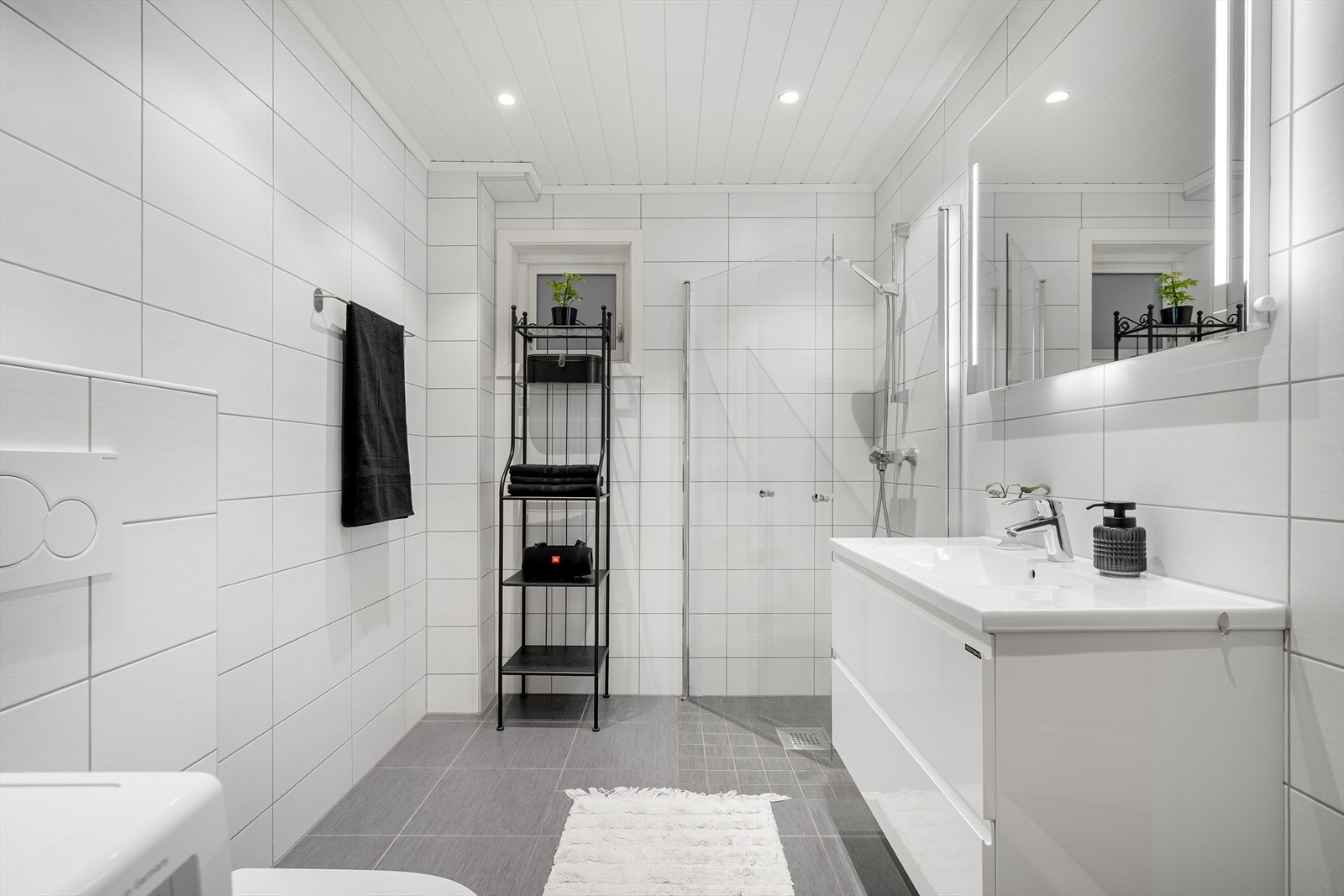 Meget flott bad, inngang fra gang og master bedroom Galleribilde