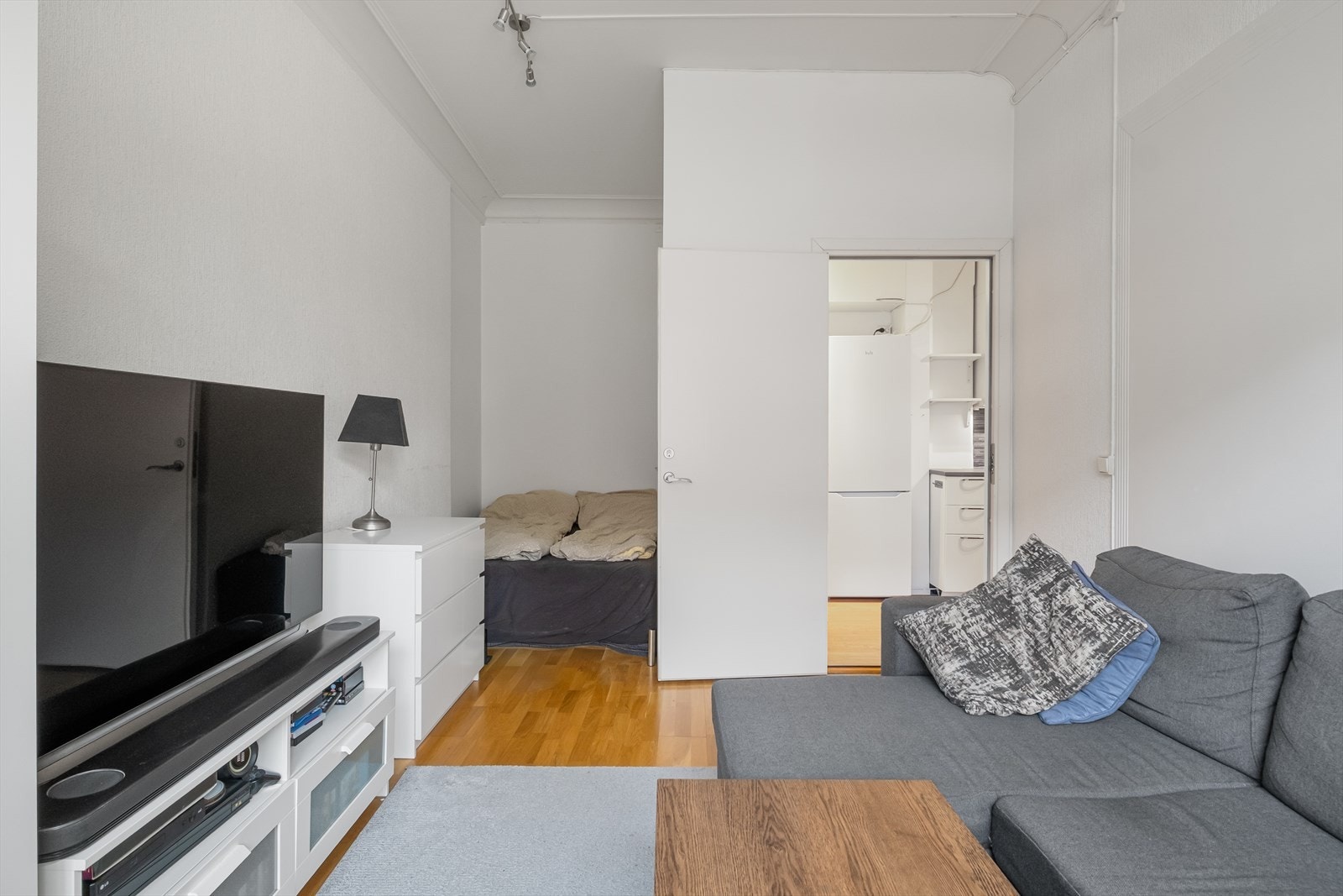 Leiligheten har moderniseringsbehov, som gir god mulighet til å skape sin egen drømmebolig. Galleribilde