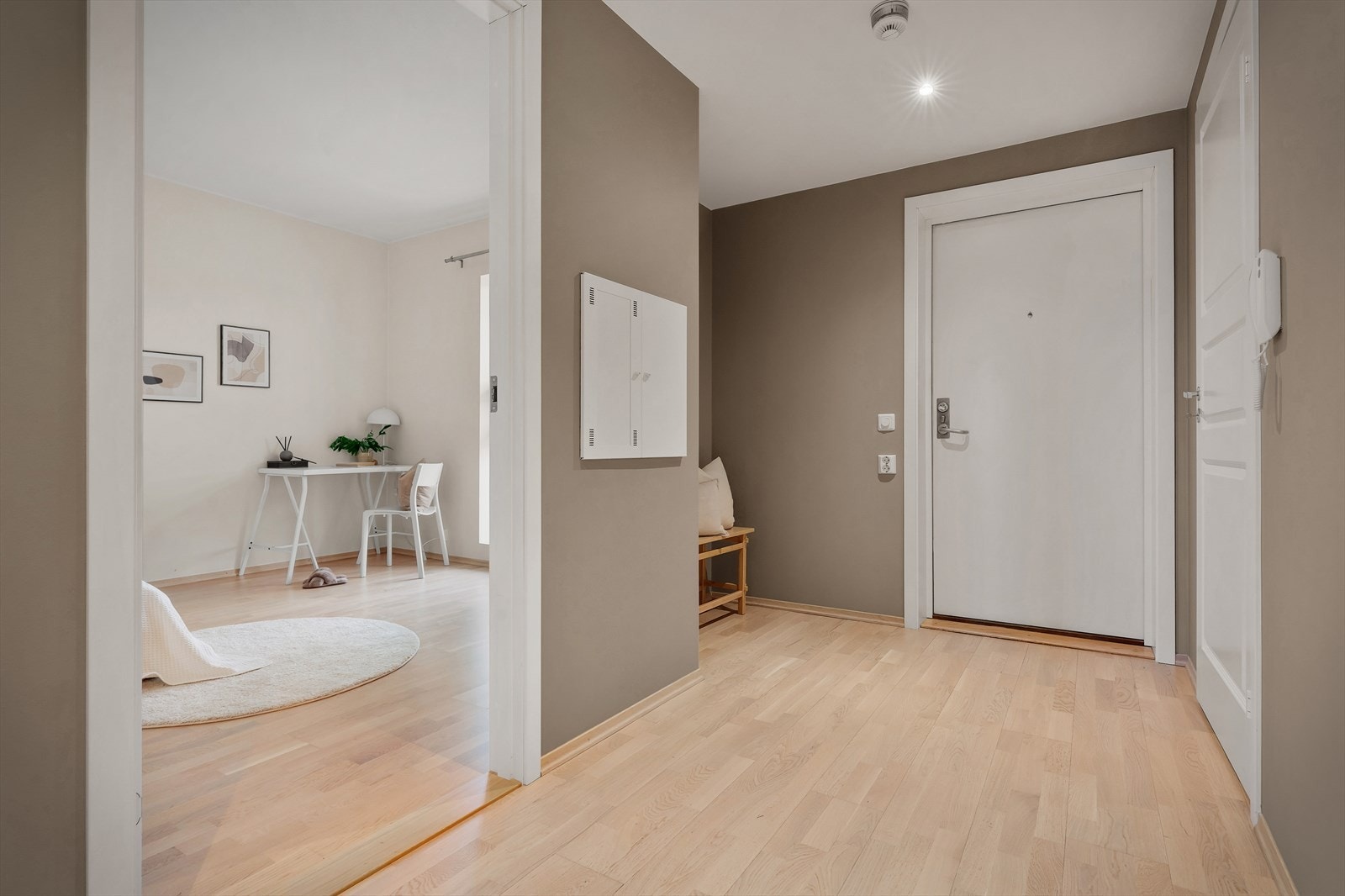 Videre fra entréen kommer du til leilighetens andre soverom. Galleribilde