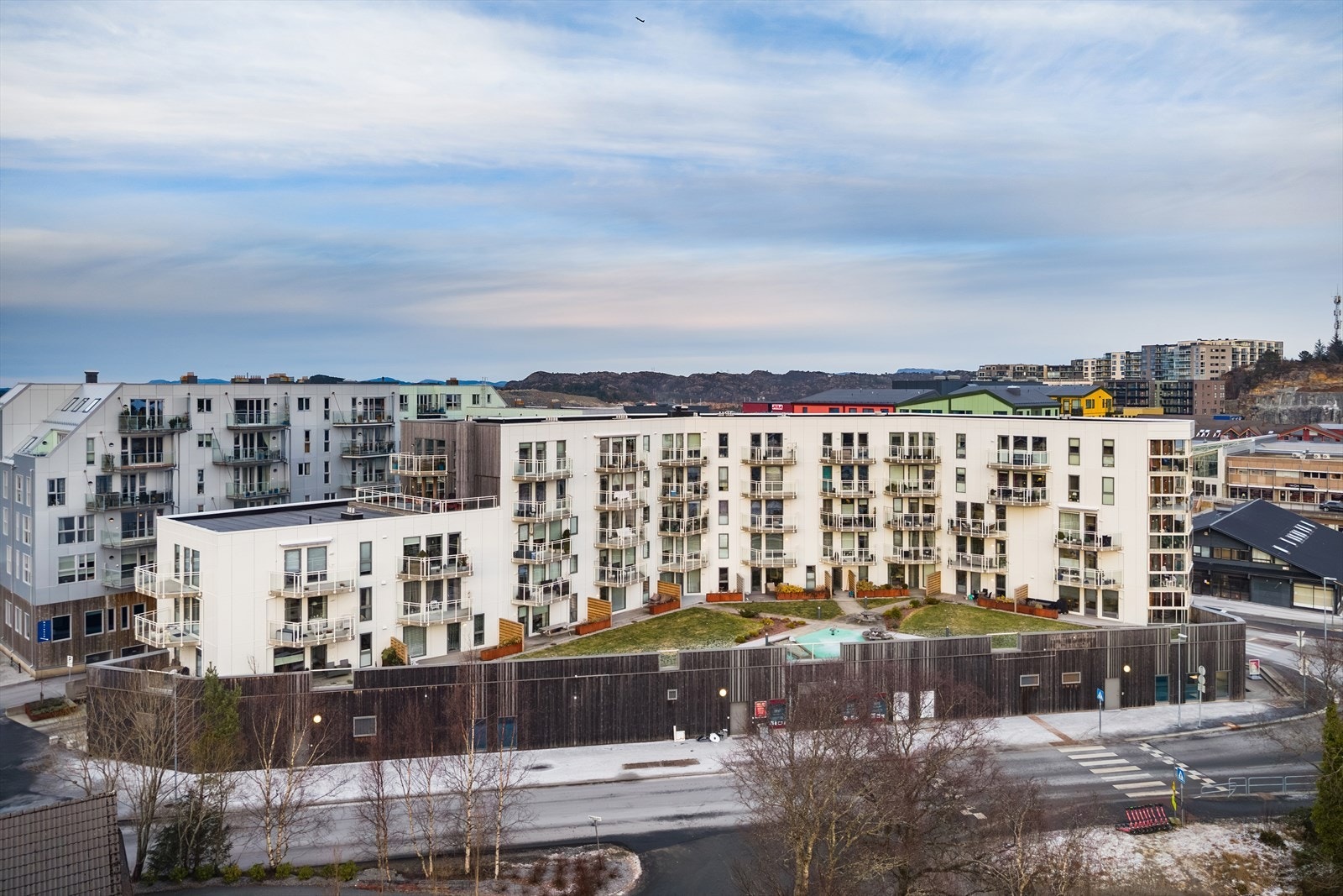Her får du en moderne 3-roms med gjennomgående høy standard og tidsriktige løsninger. Galleribilde