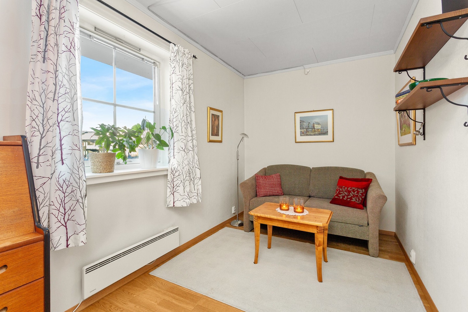 Soverom på 10m² brukes i dag som ekstra stue. Galleribilde