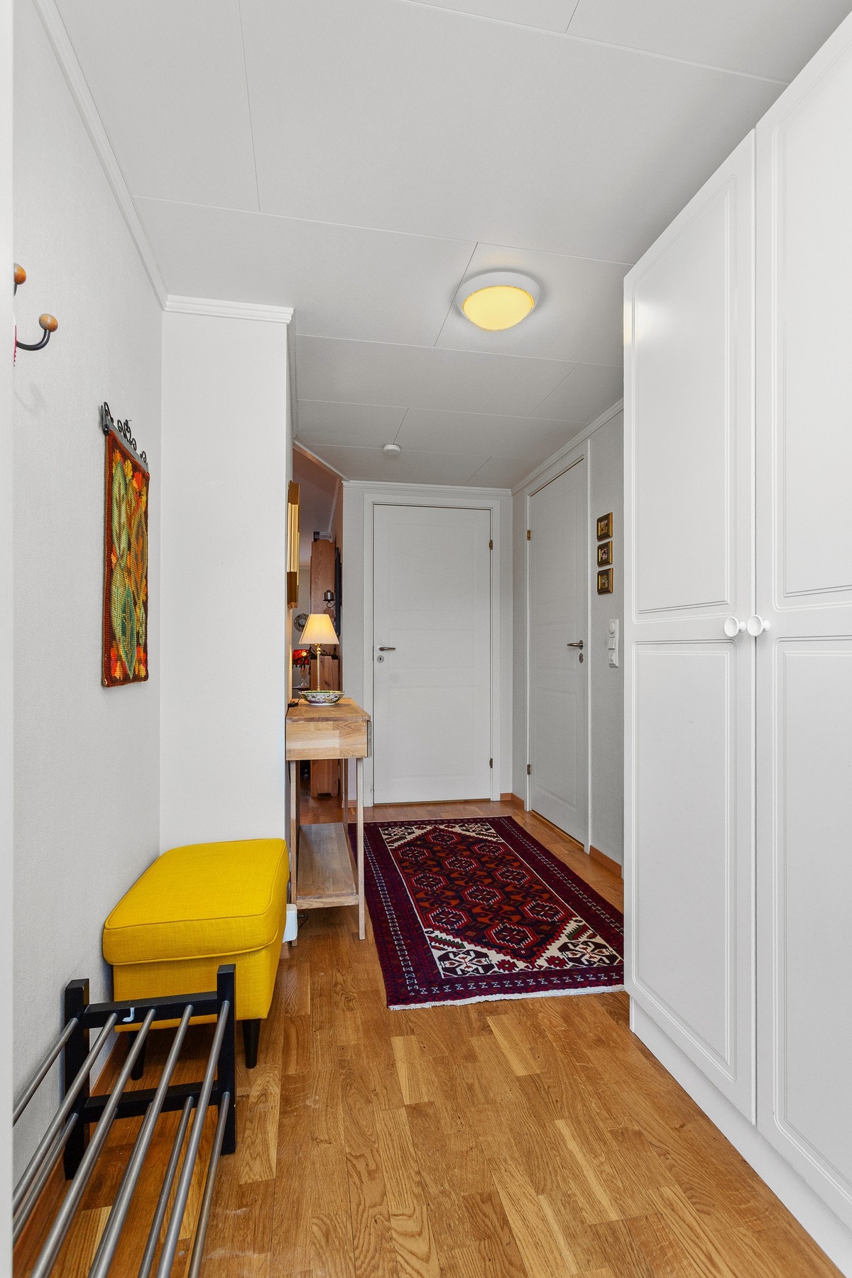 Entren er på 5,1m². Galleribilde