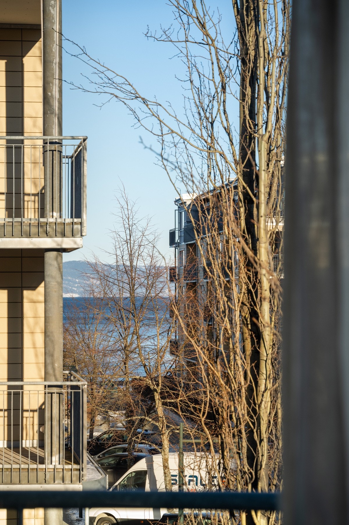 Bare et steinkast unna sjøen! Galleribilde