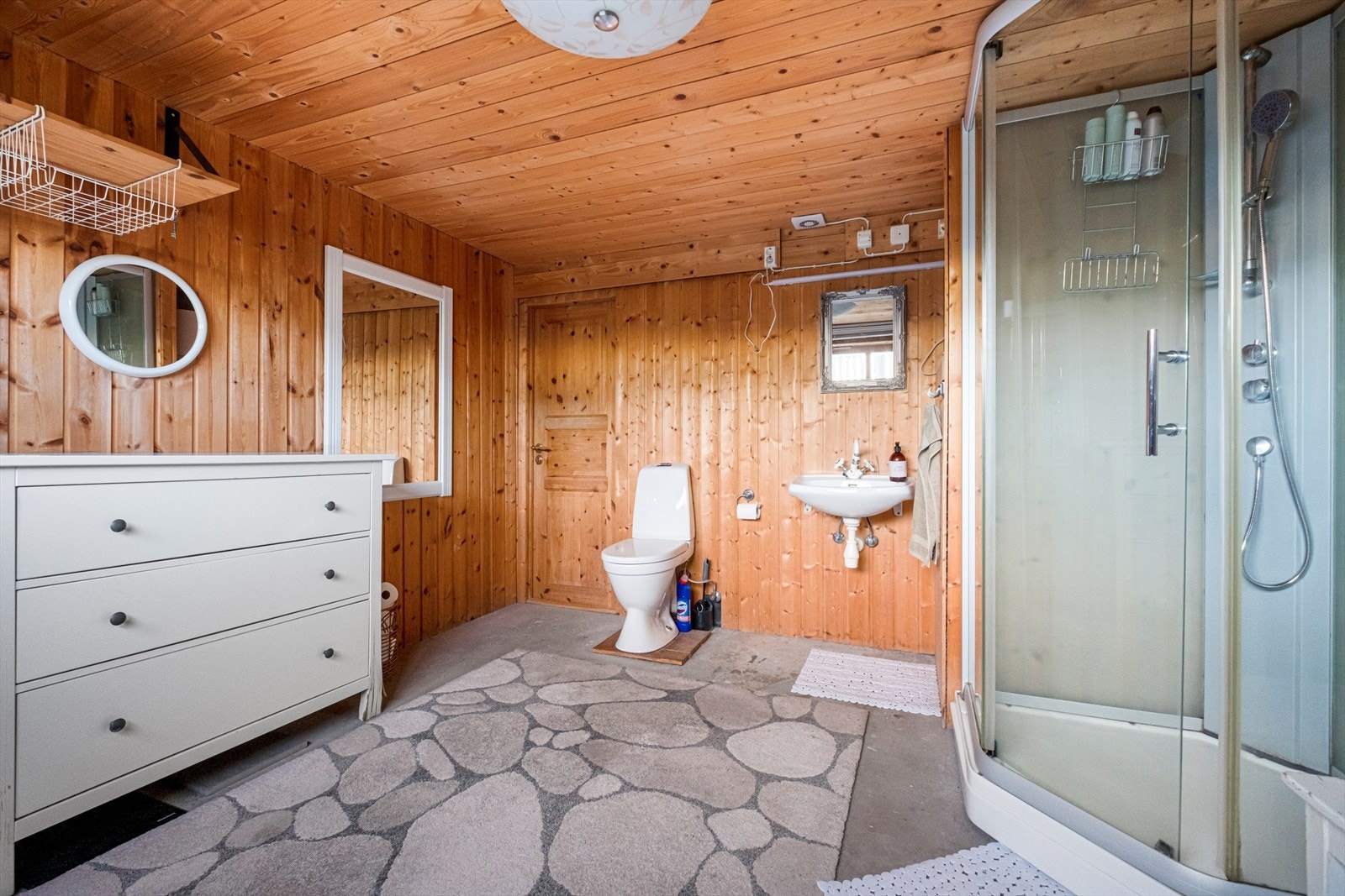 Bad i kjeller Galleribilde