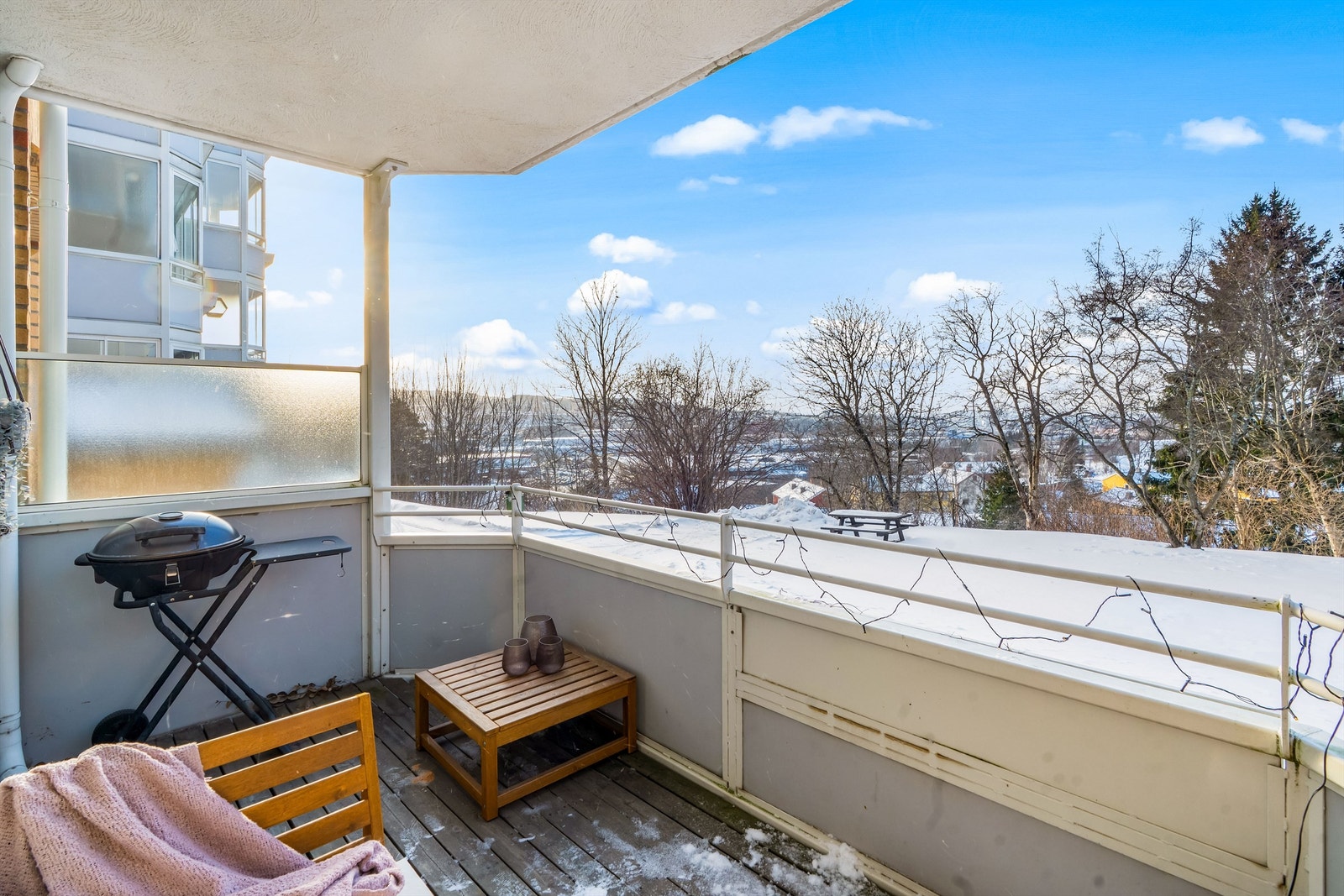 Her har du utsyn mot fine grønarealer og utsikt mot store deler av Oslo øst Galleribilde