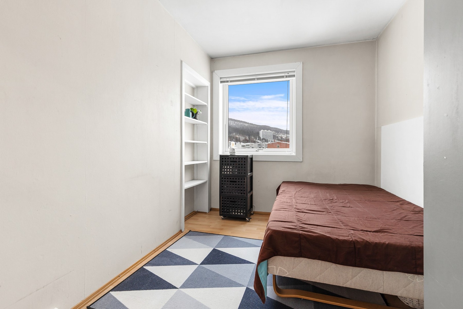 Begge soverommene vender ut mot rolige fellesarealer Galleribilde