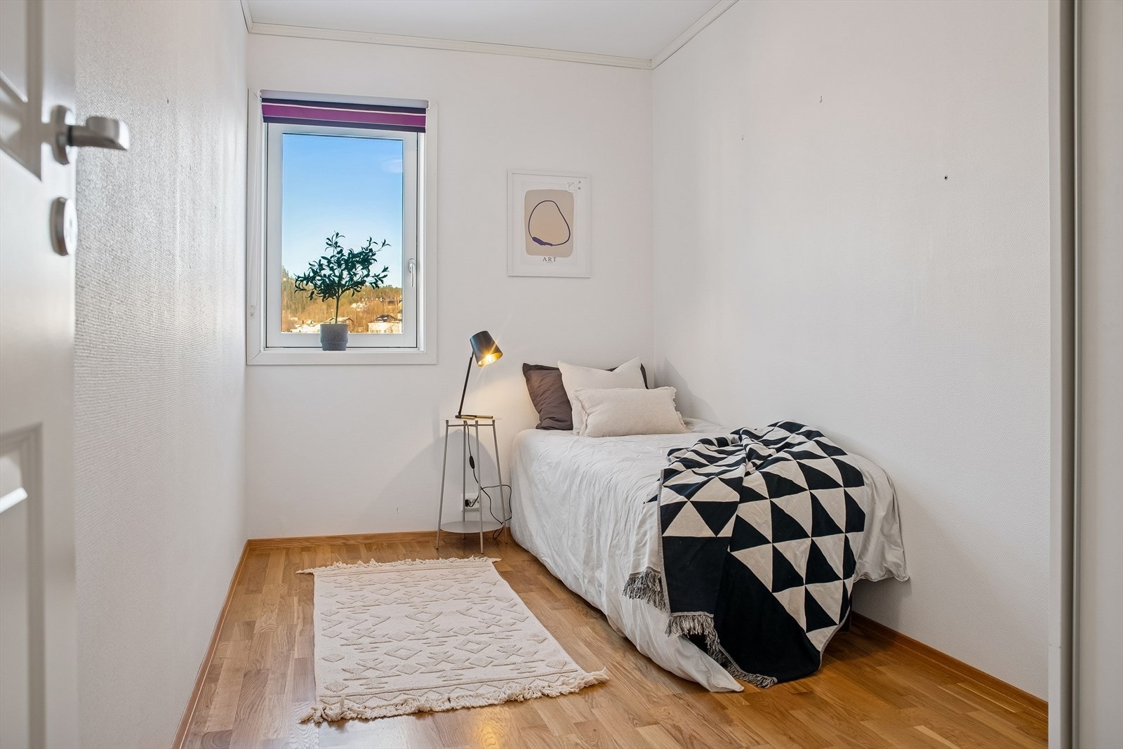 Soverom 2 av 3 ( 8,5 kvm) Galleribilde