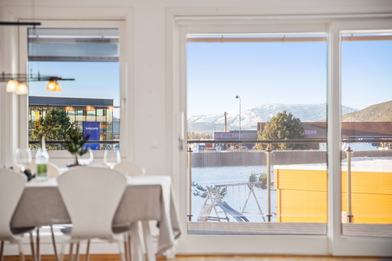 Utsikt mot Hemna Galleribilde