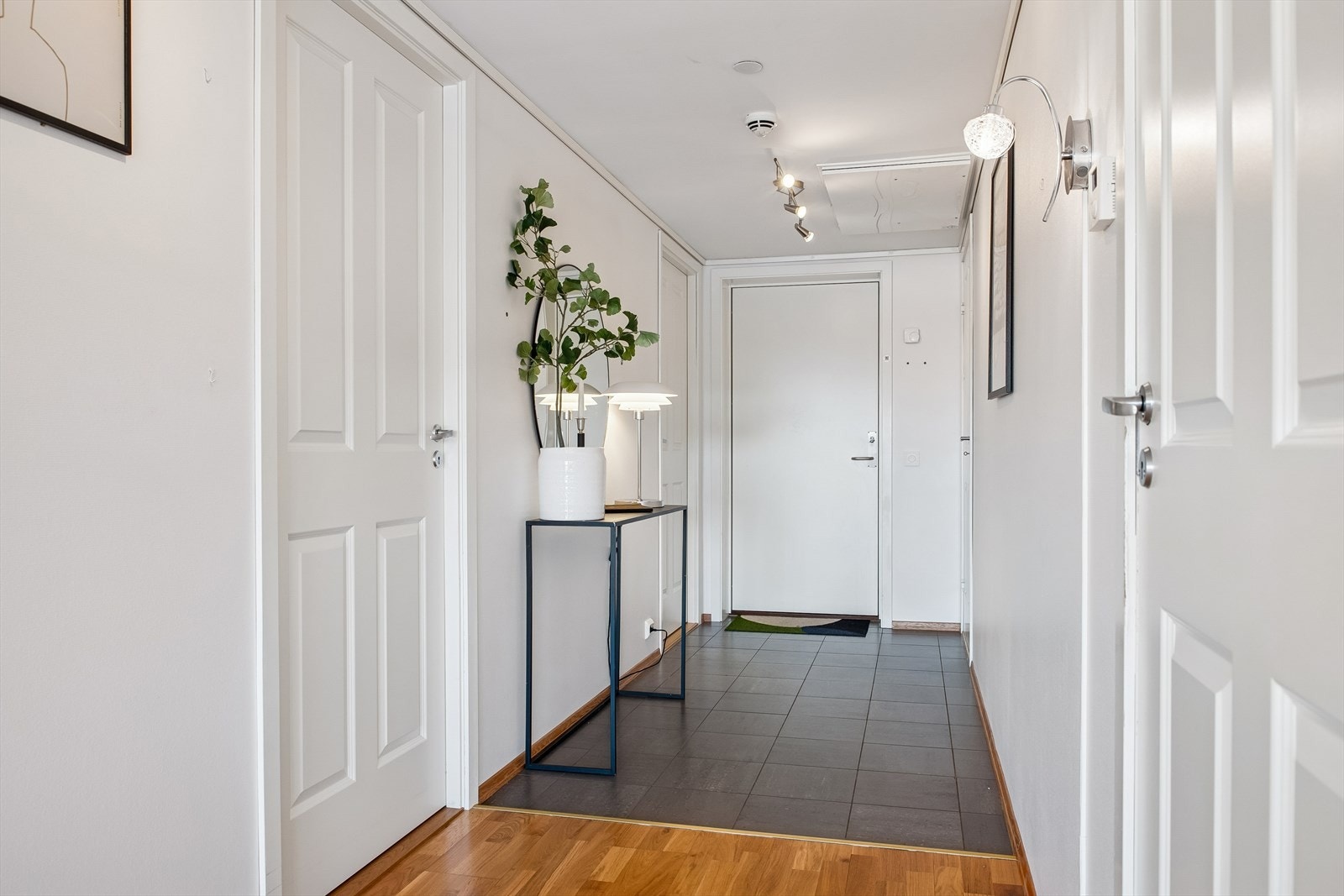 Yttergang med flis. Galleribilde