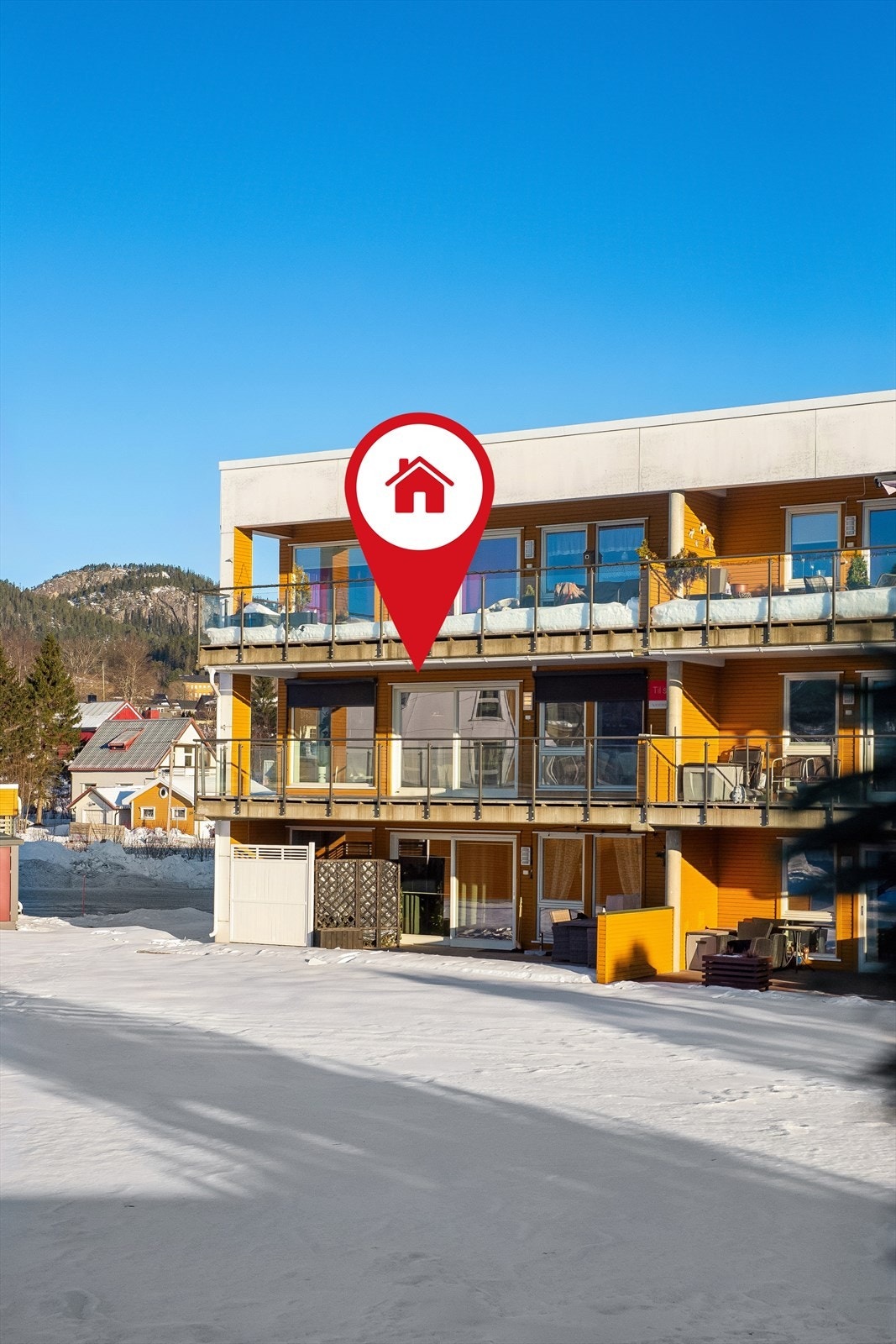 Attraktiv hjørneleilighet i 2. etg. Heis. Gode lys og solforhold. Galleribilde