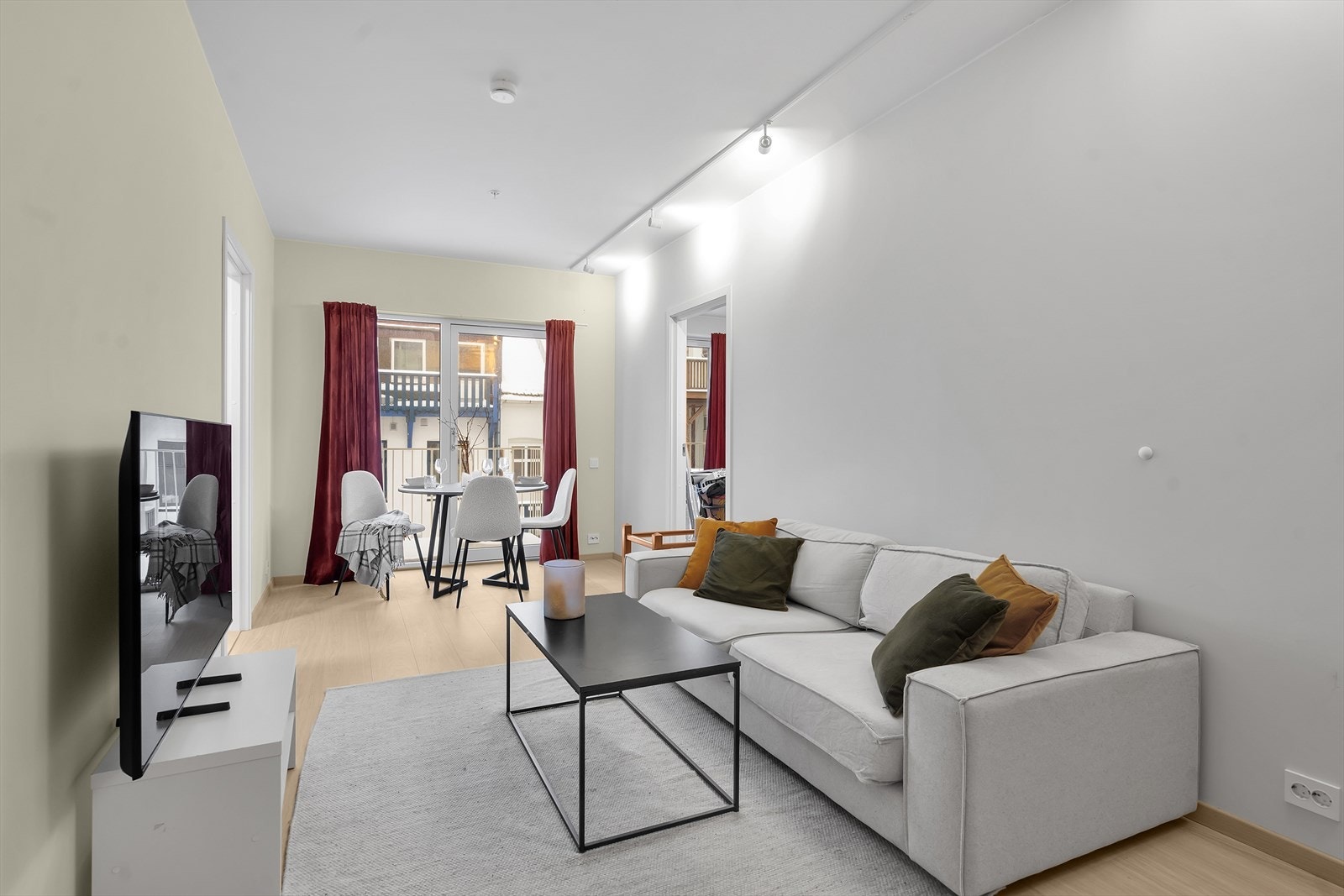 Lys og fin stue | Varme i gulv. Galleribilde