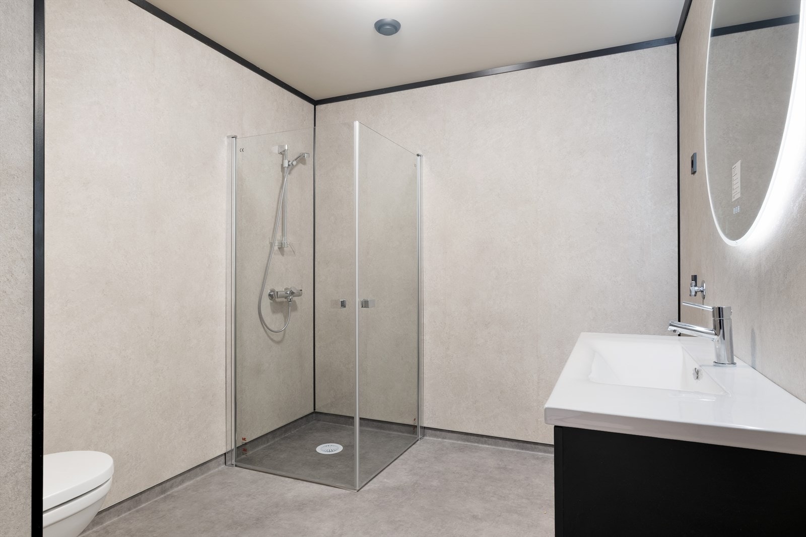 Romsleg bad/vaskerom med varmekablar i golv Galleribilde