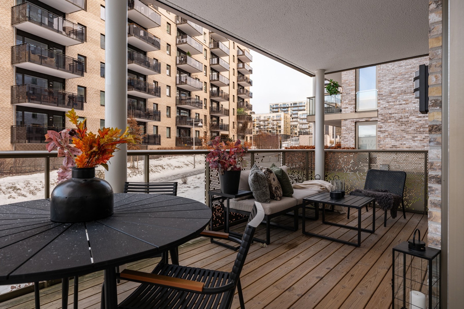 Et herlig uterom som forlenger stuen store deler av året. Galleribilde