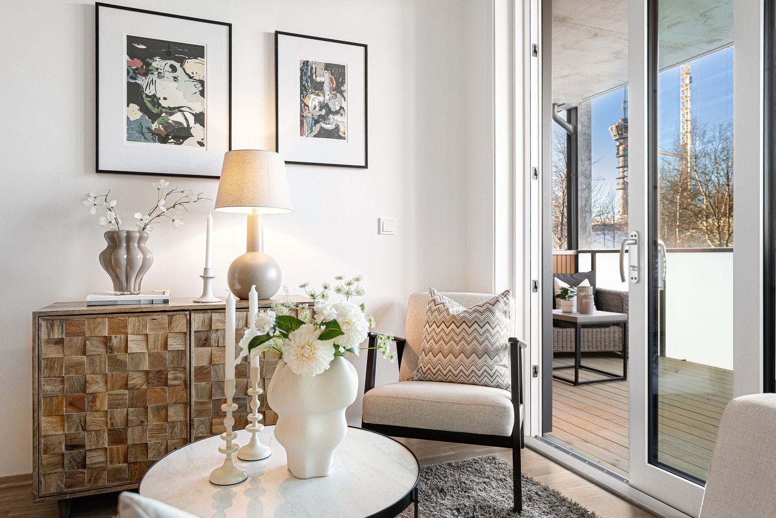 Flott stue med god plass til TV-krok. Galleribilde