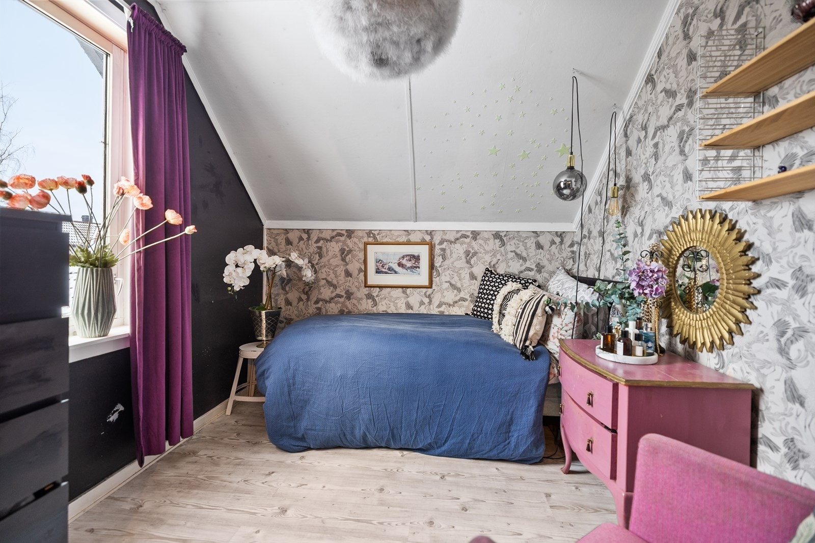 Her ligger alt til rette for både privatliv og trivsel, med gode rammer for en komfortabel hverdag. Galleribilde