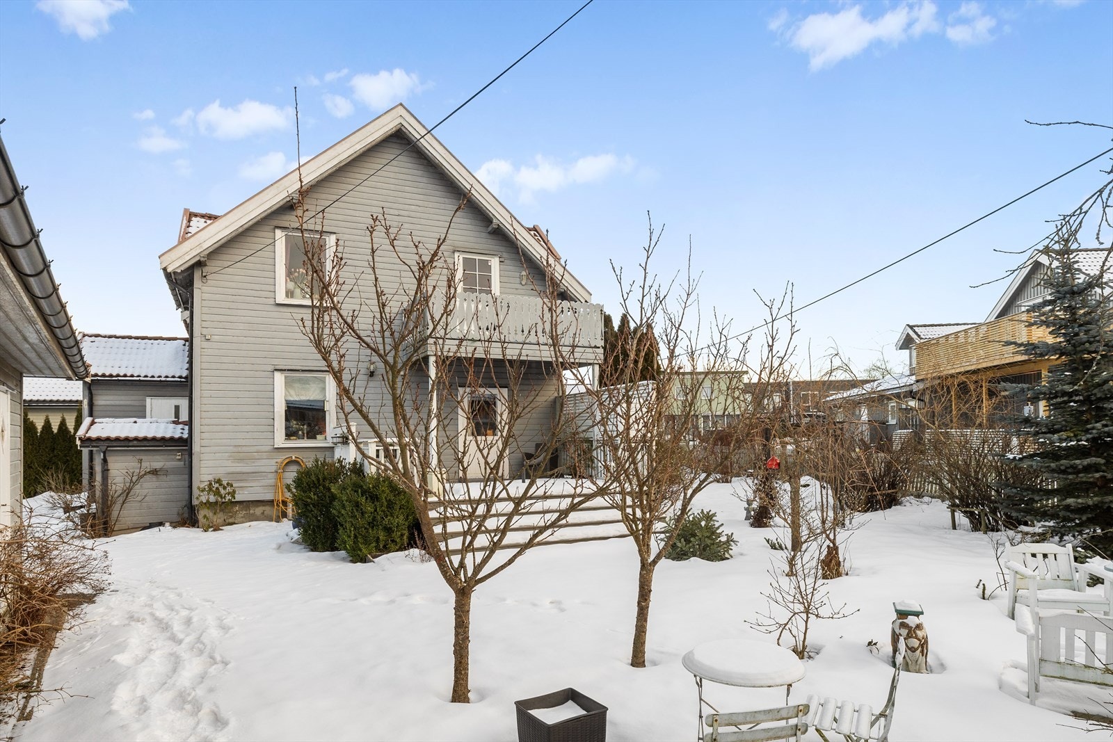 Hagen er en frodig og stemningsfull oase med et rikt og variert planteliv som gir opplevelser gjennom hele sesongen. Galleribilde