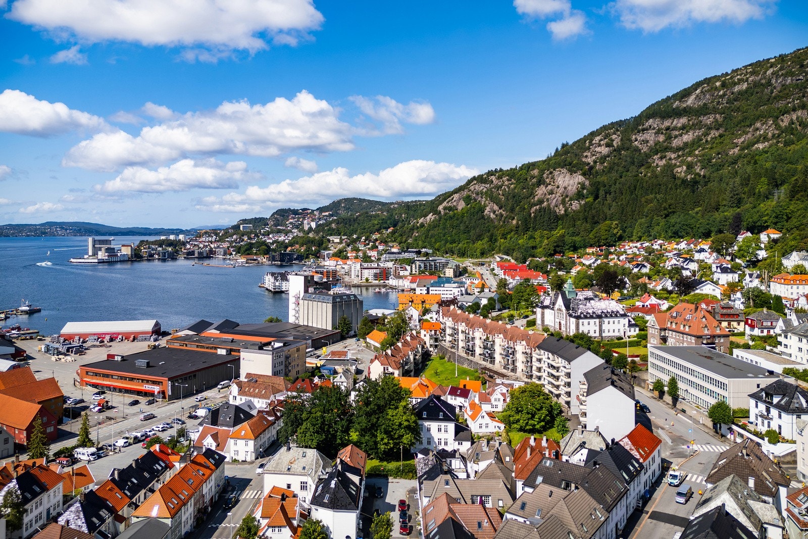 Bo i et område kjent for sitt samhold, nærhet til sjøen og sentrum Galleribilde