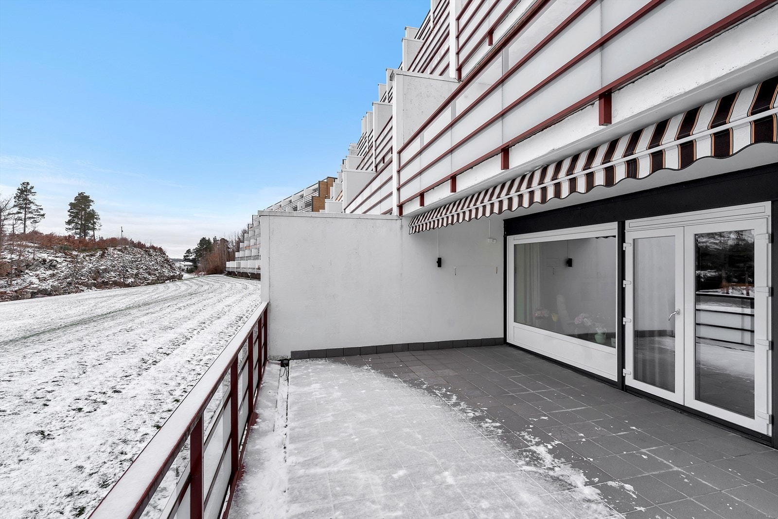 Her kan vi presentere en romslig 2-roms leilighet i høy 1.Etasje Galleribilde