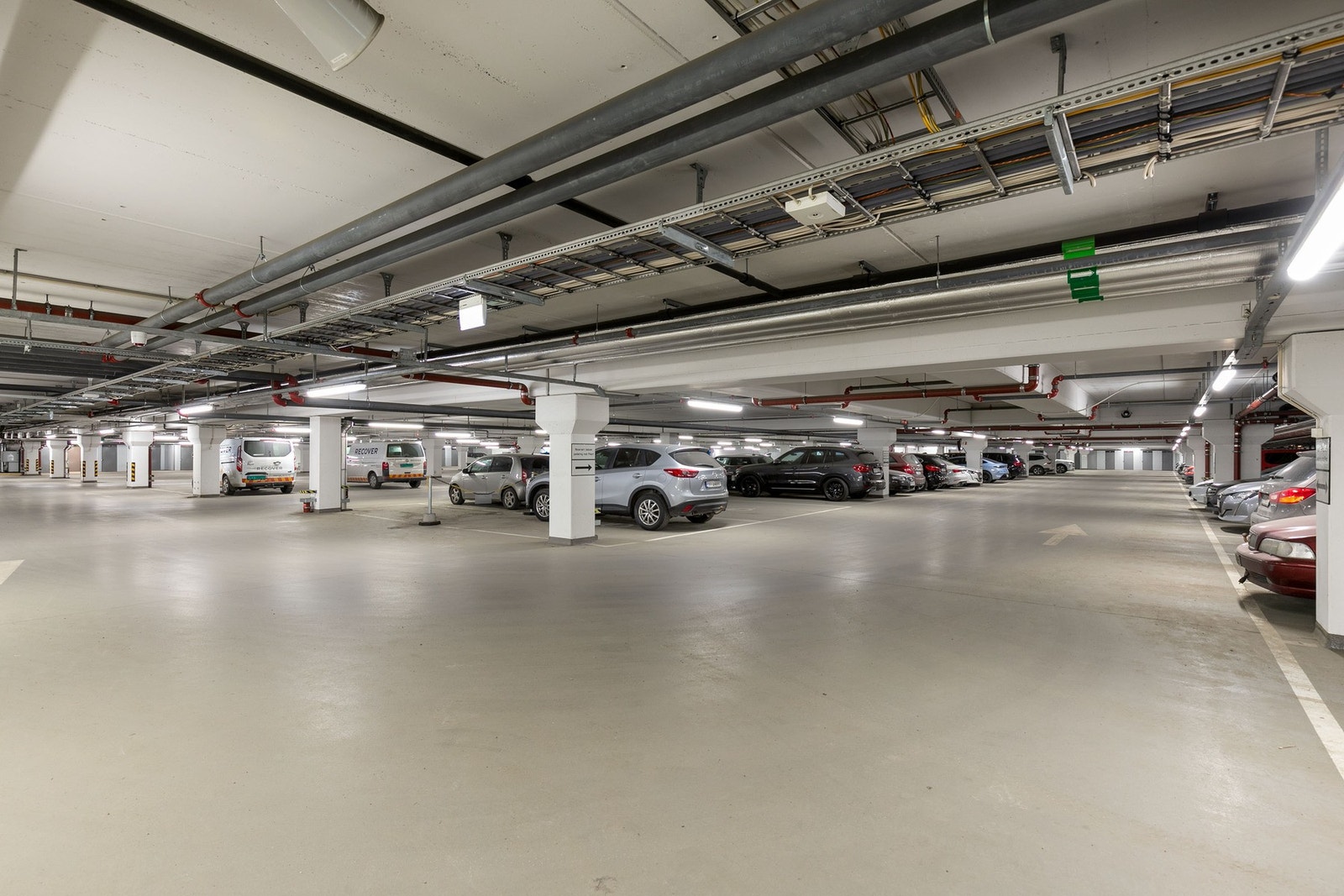 Mulighet for leie av parkeringsplass i lukket og oppvarmet anlegg. Ta kontakt med megler for mer informasjon. Galleribilde