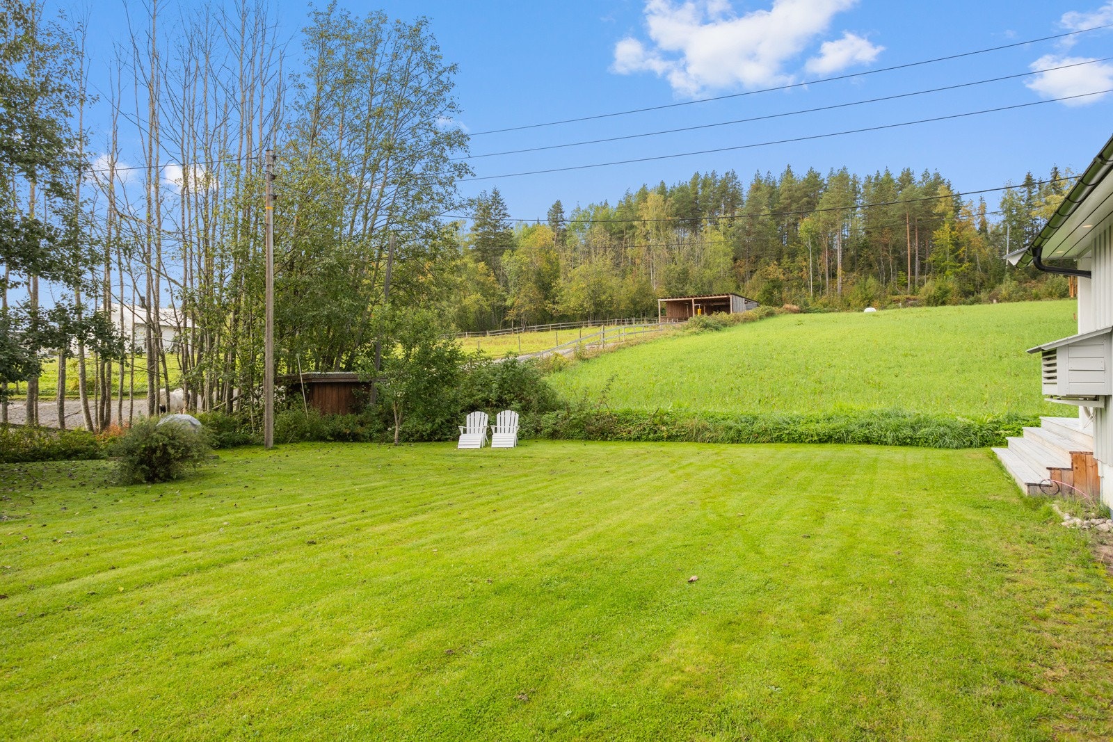 Hagen er flat og pent opparbeidet, perfekt for både store og små. Galleribilde
