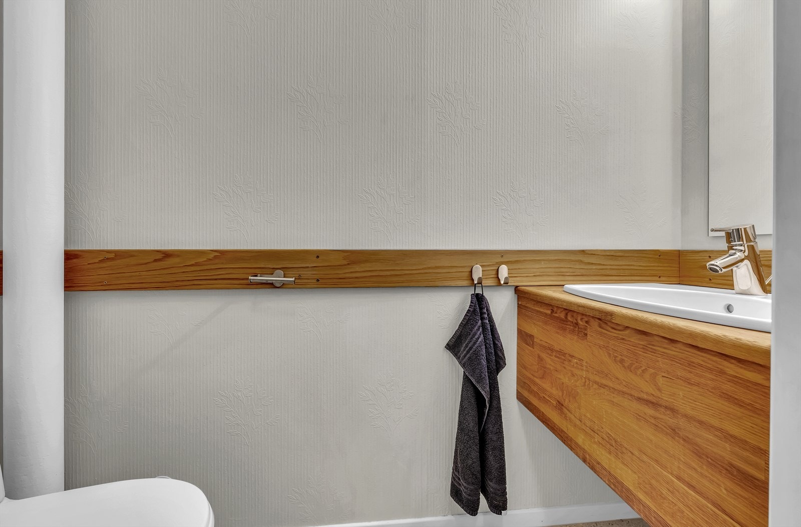 Eget toalett i forbindelse med vaskerommet Galleribilde