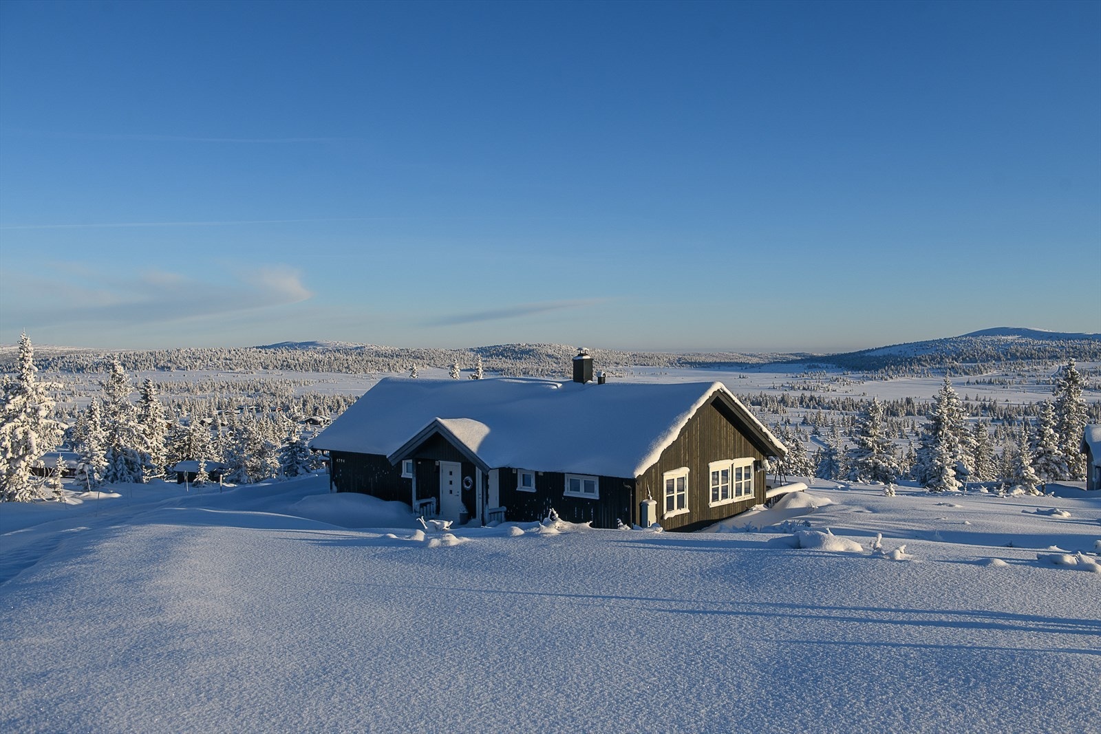 Velkommen til Sjusjøen-Pihl 4794! Meget attraktiv beliggenhet på Storåsen. Fantastisk fin utsikt! Foto: Lars Marius Bækkevold. Galleribilde